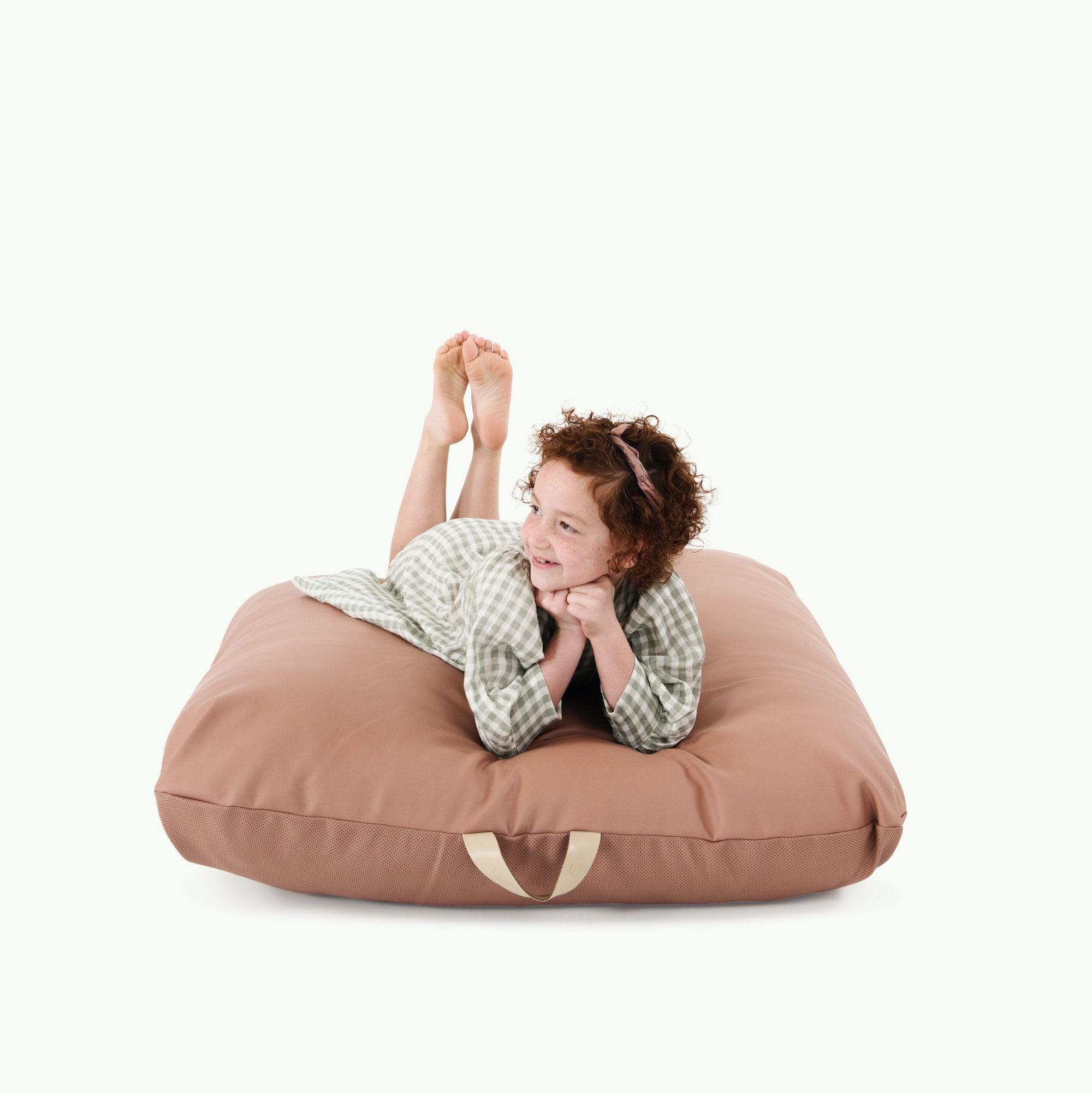 Sienna (on sale) / Square@Kid sitting on the Sienna Square Floor Cushion