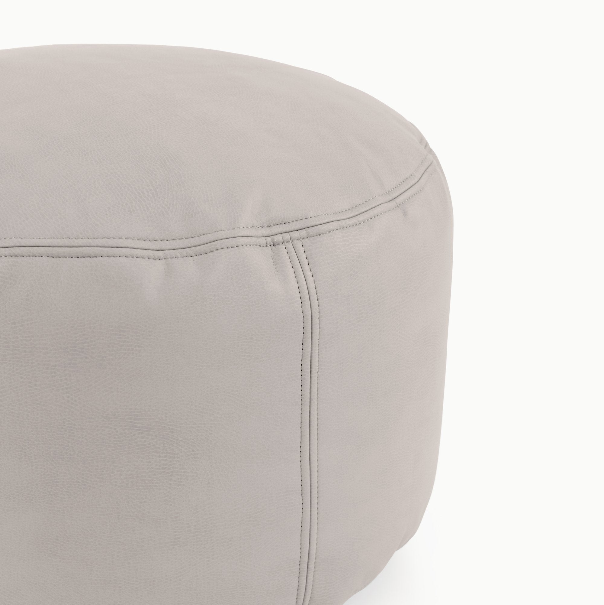 Gull (on sale)@Close up of Gull Circle Pouf