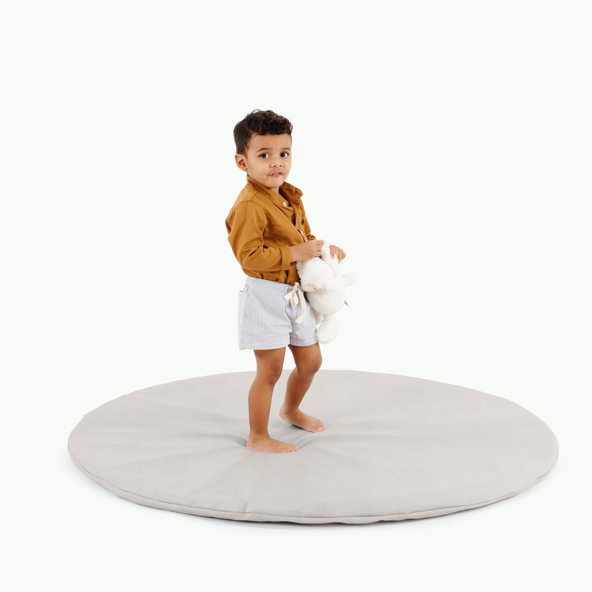 Gull (on sale)@Boy standing on Gull Padded Midi Circle