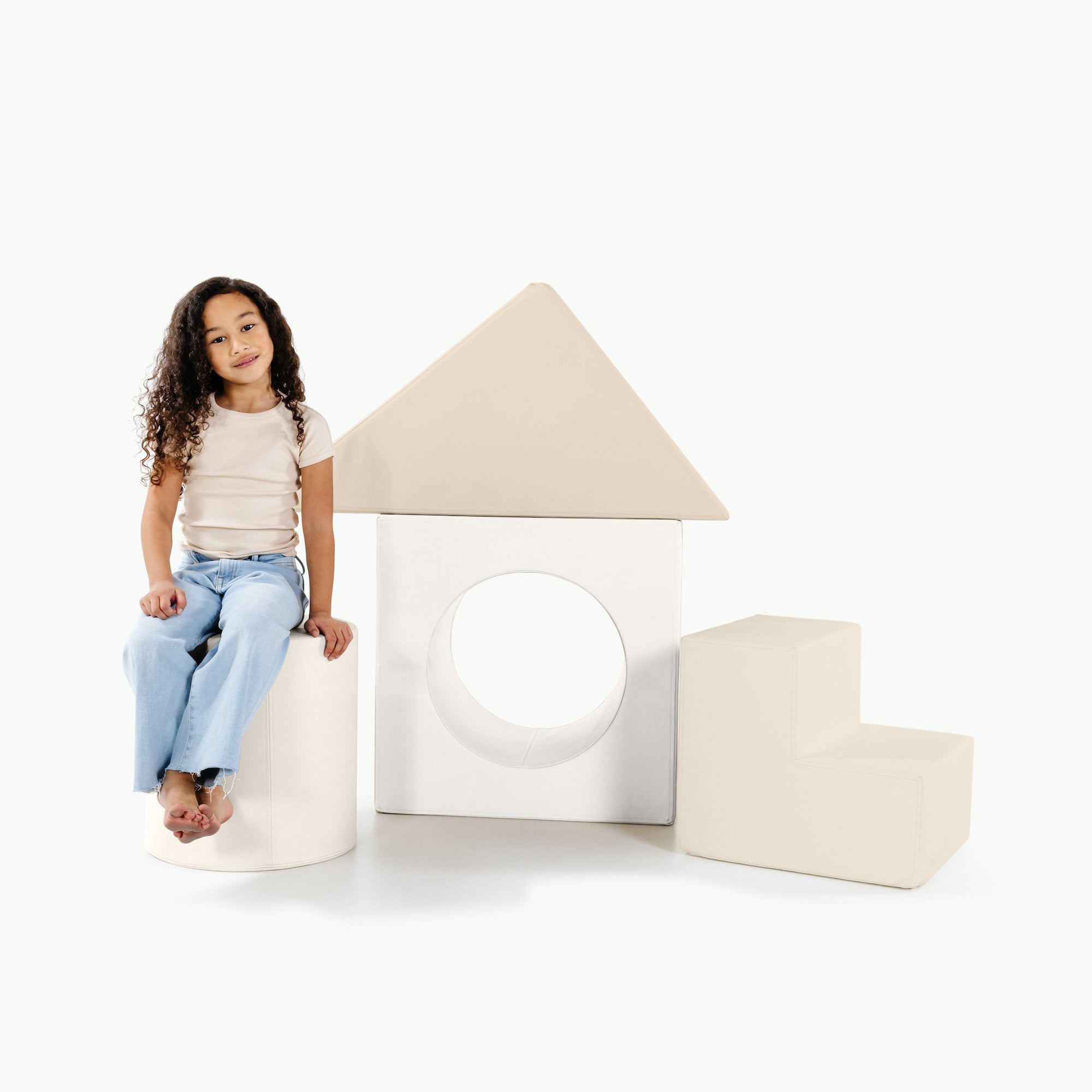 Muslin • Parchment • Ivory • Wool@Kid playing on the Ivory Block Playset