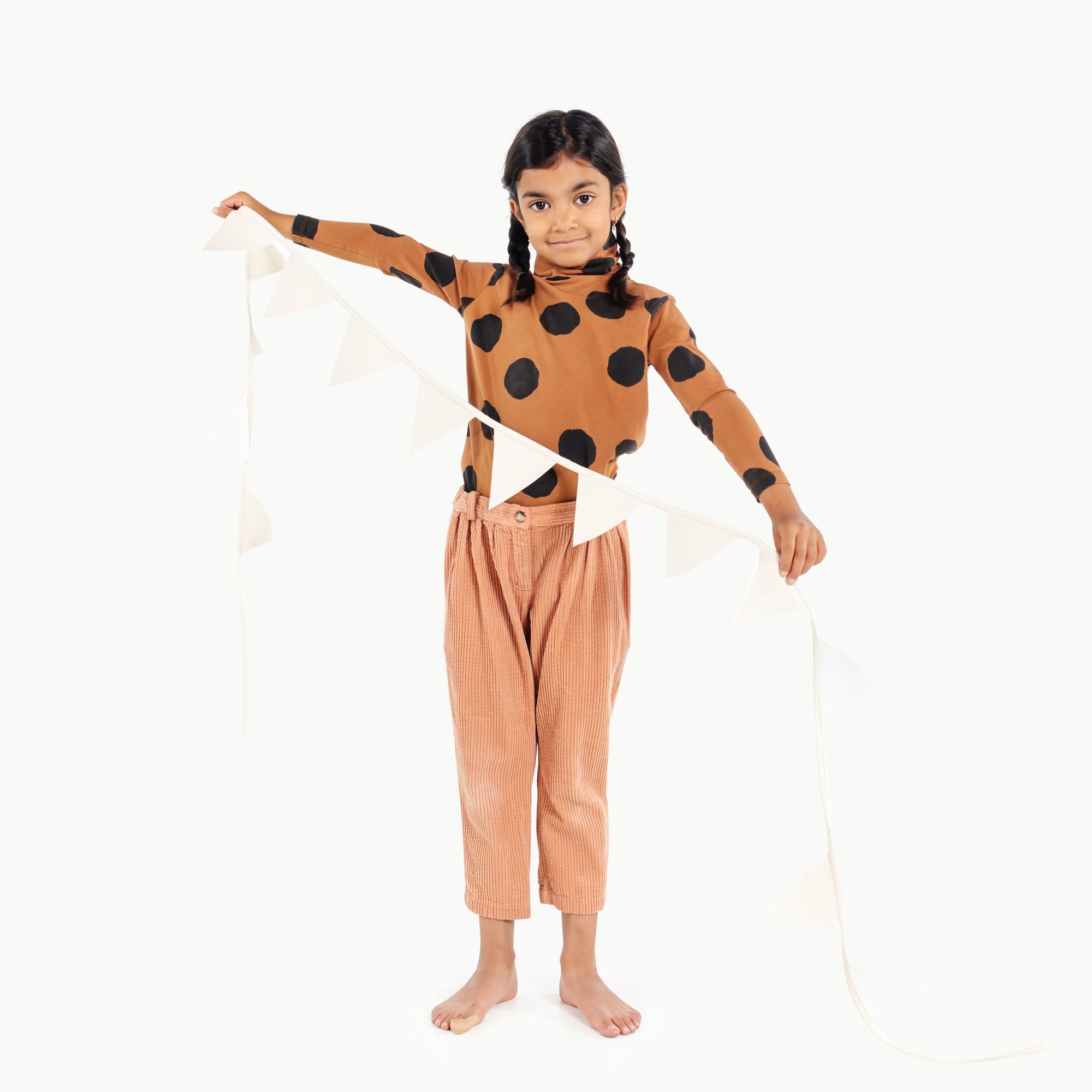 Ivory (on sale)@Kid holding the Ivory Bunting