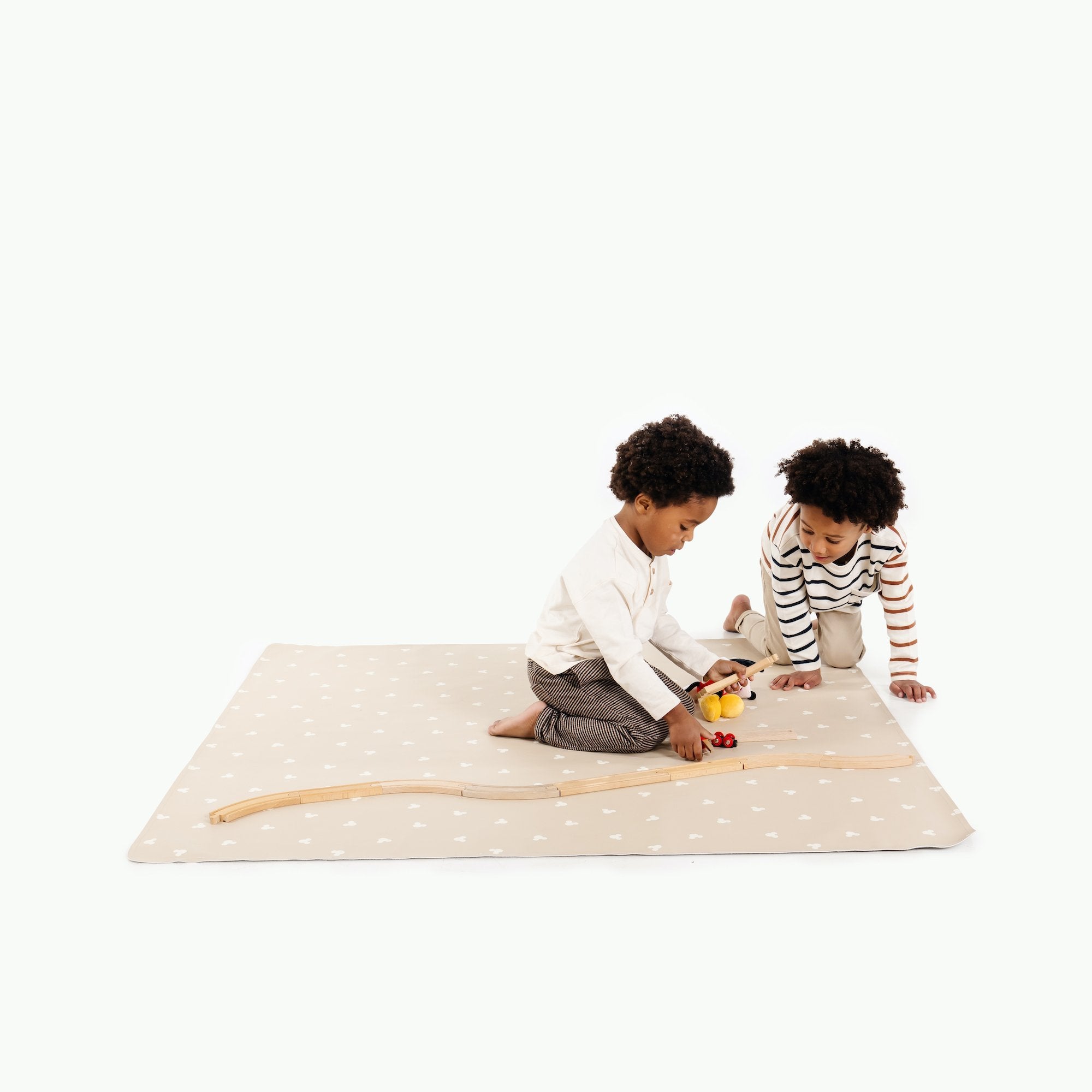 Mickey Mouse (on sale) / Square@Kids playing on the Mickey Mouse Square Midi Mat