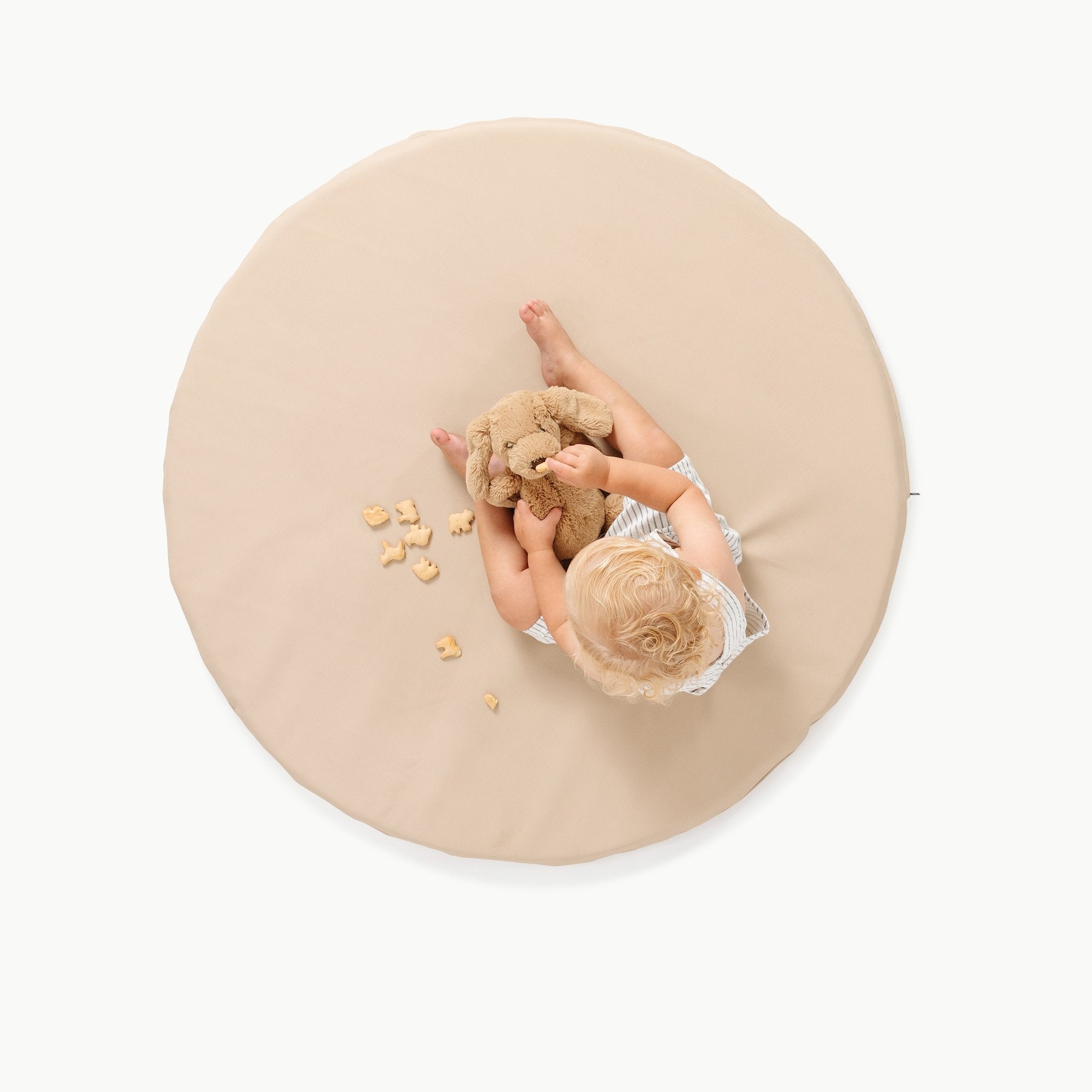 Millet / Circle@Overhead of kid sitting on the Millet Padded Mini Circle