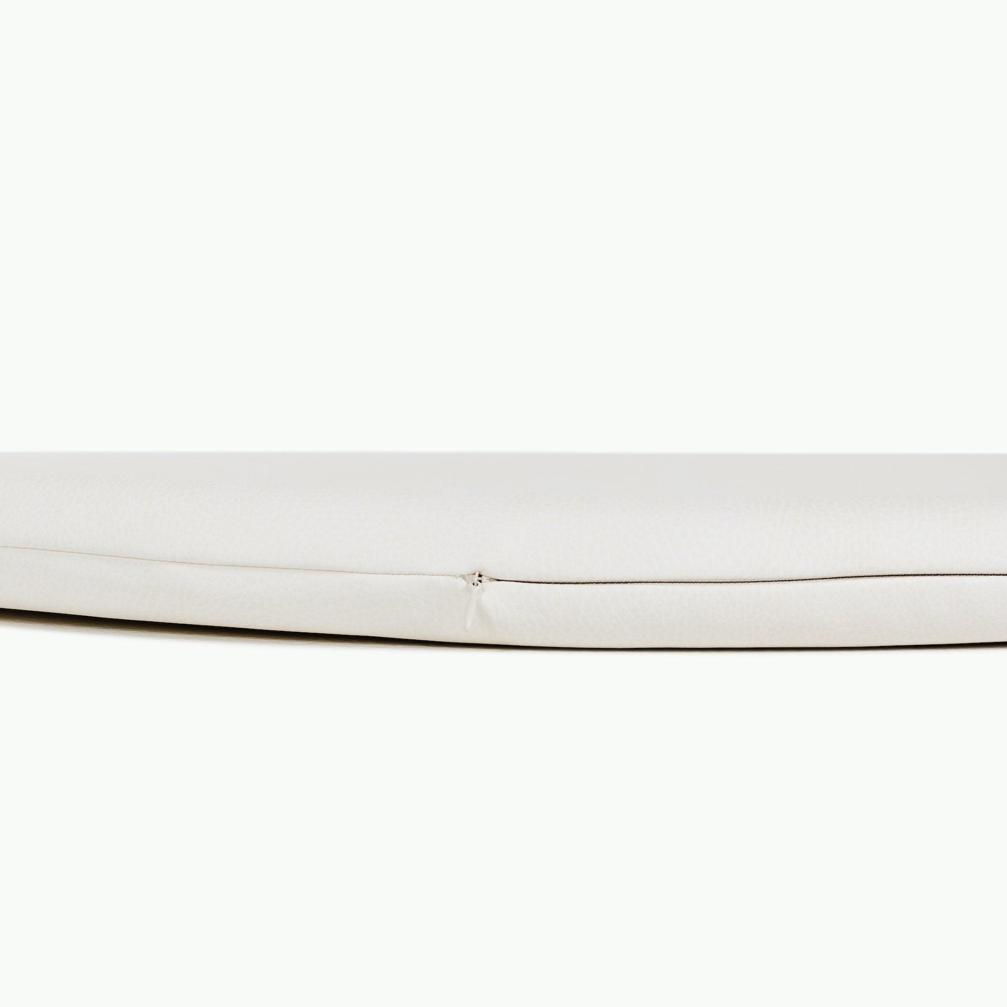 Parchment / Circle@zipper detail on Parchment Padded Mini Circle