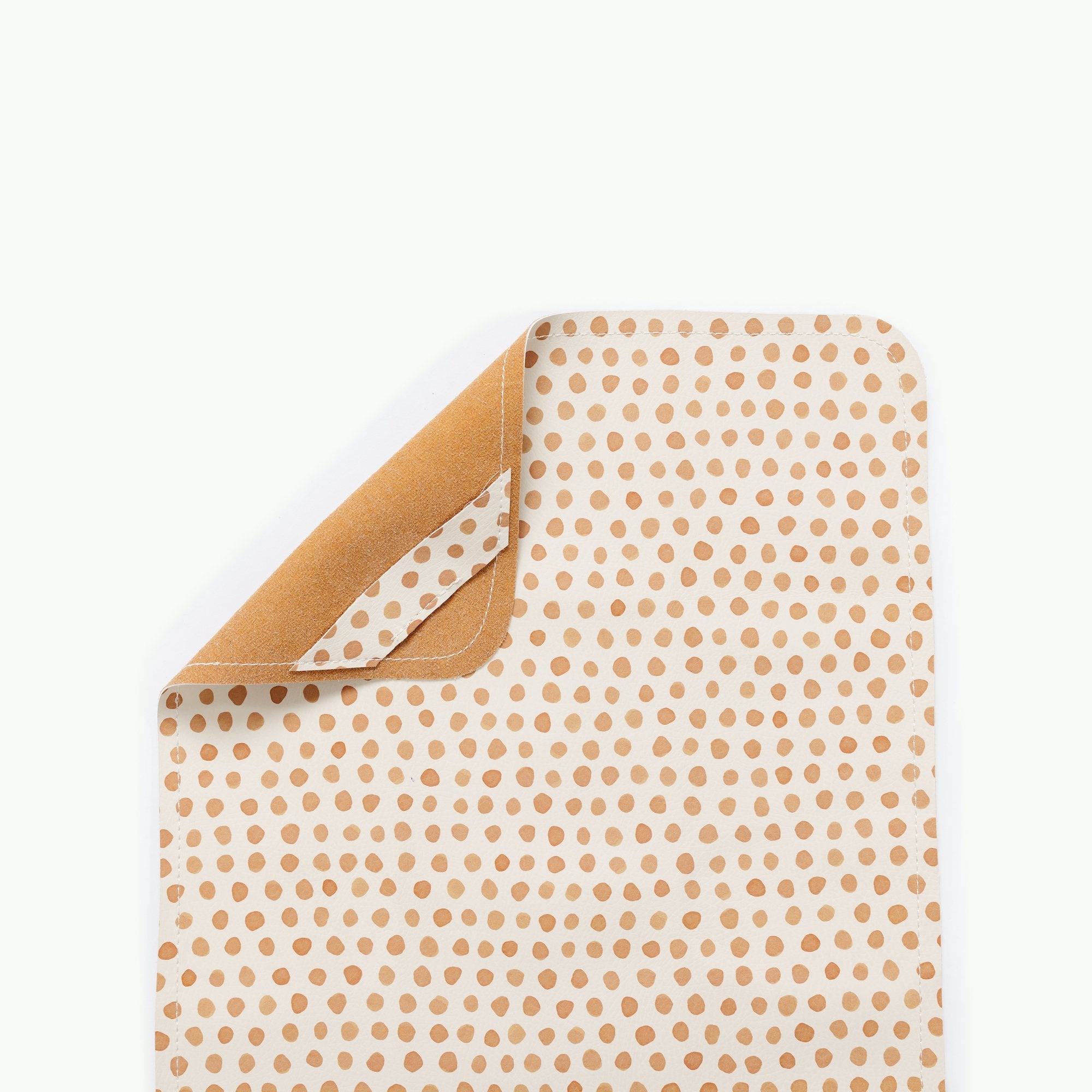 Pebble (on sale)@Hanging tab detail on the Pebble Maxi Mat