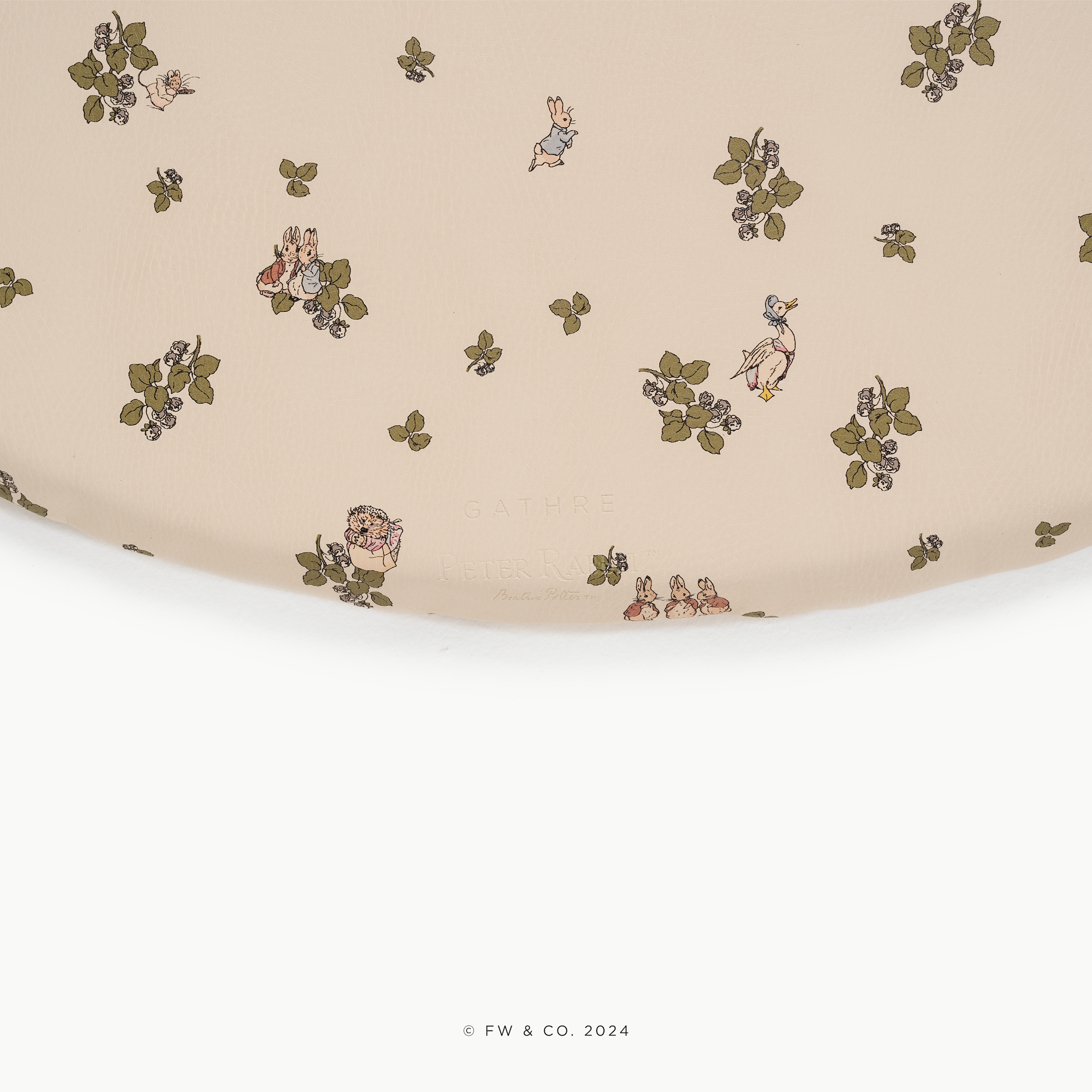 Peter Rabbit™ (on sale) / Circle@deboss image detail shot