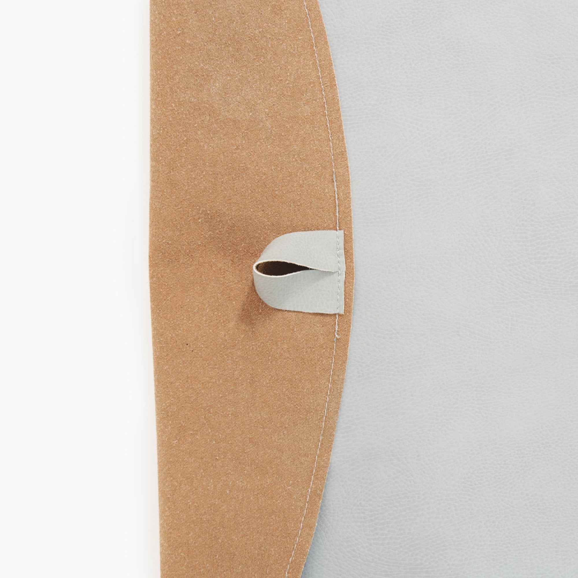 Pewter (on sale) / Circle@Hanging tab on the Pewter Maxi Circle