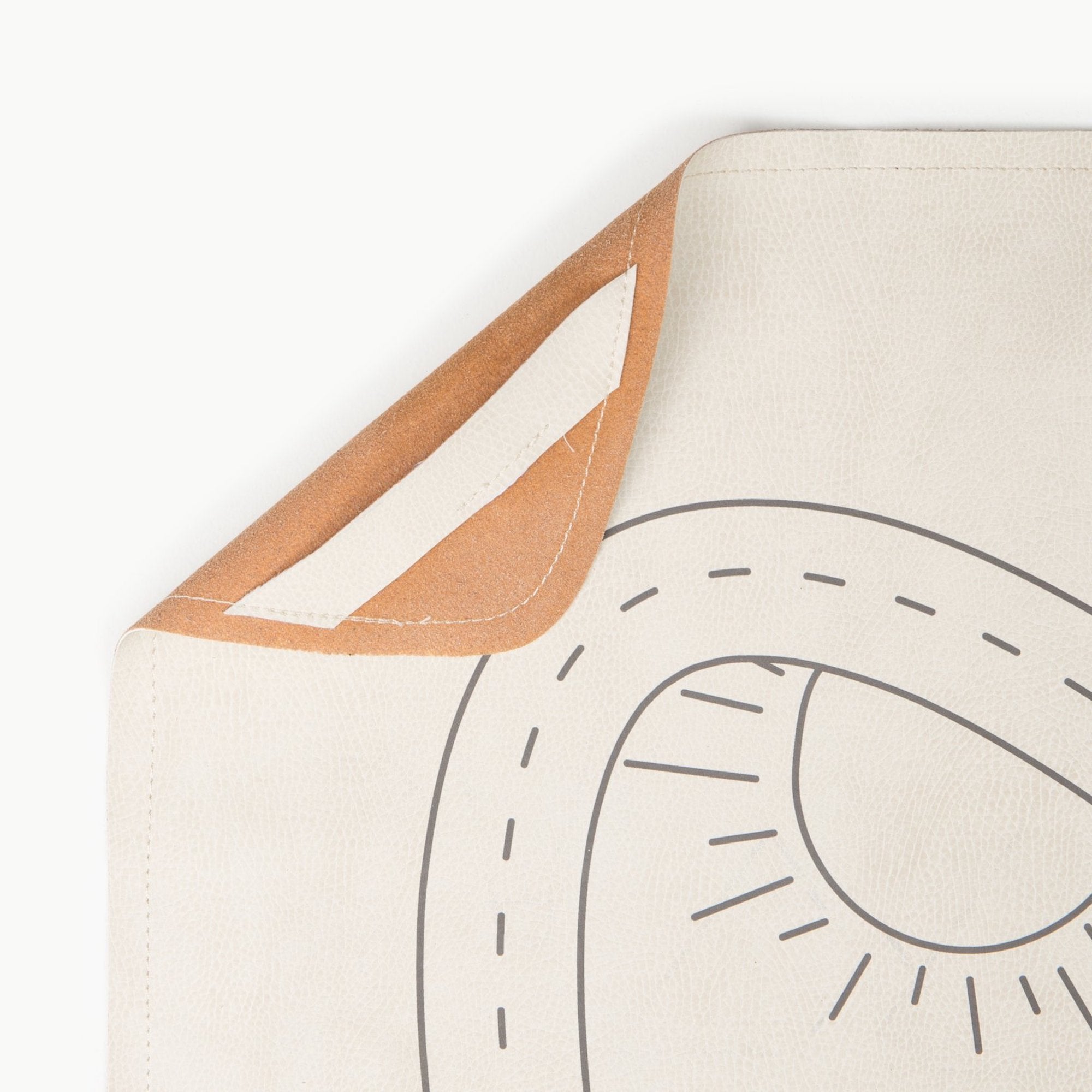 Pier (on sale)@Hanging tab on the Pier Midi+ Mat