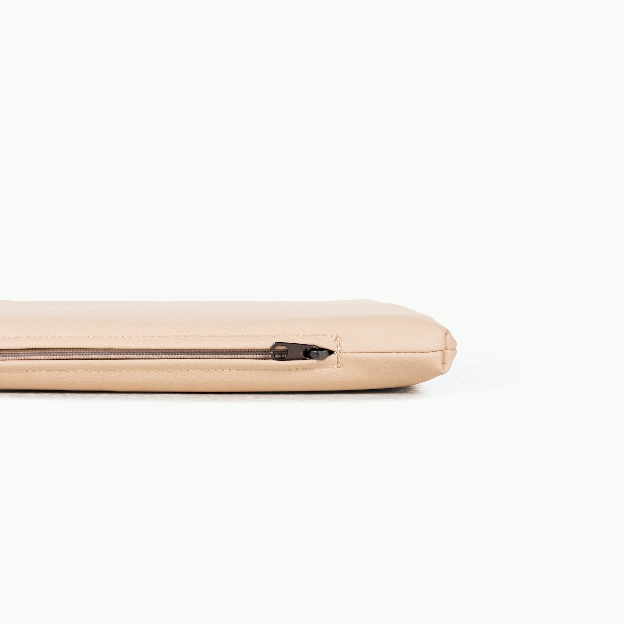 Pomelo (on sale) / Square@Zipper detail on pomelo padded mini