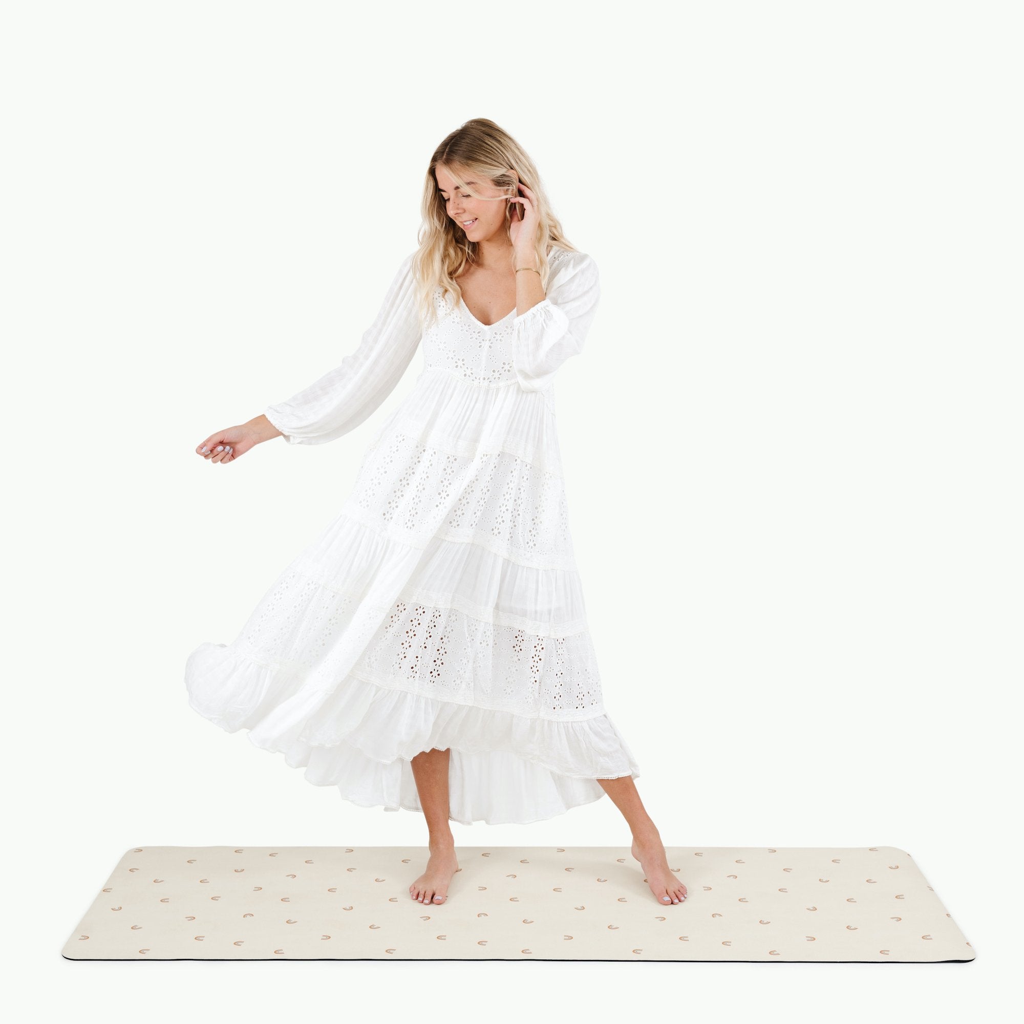 Tiny Rainbow (on sale)@Woman walking on the Large Tiny Rainbow Home Mat