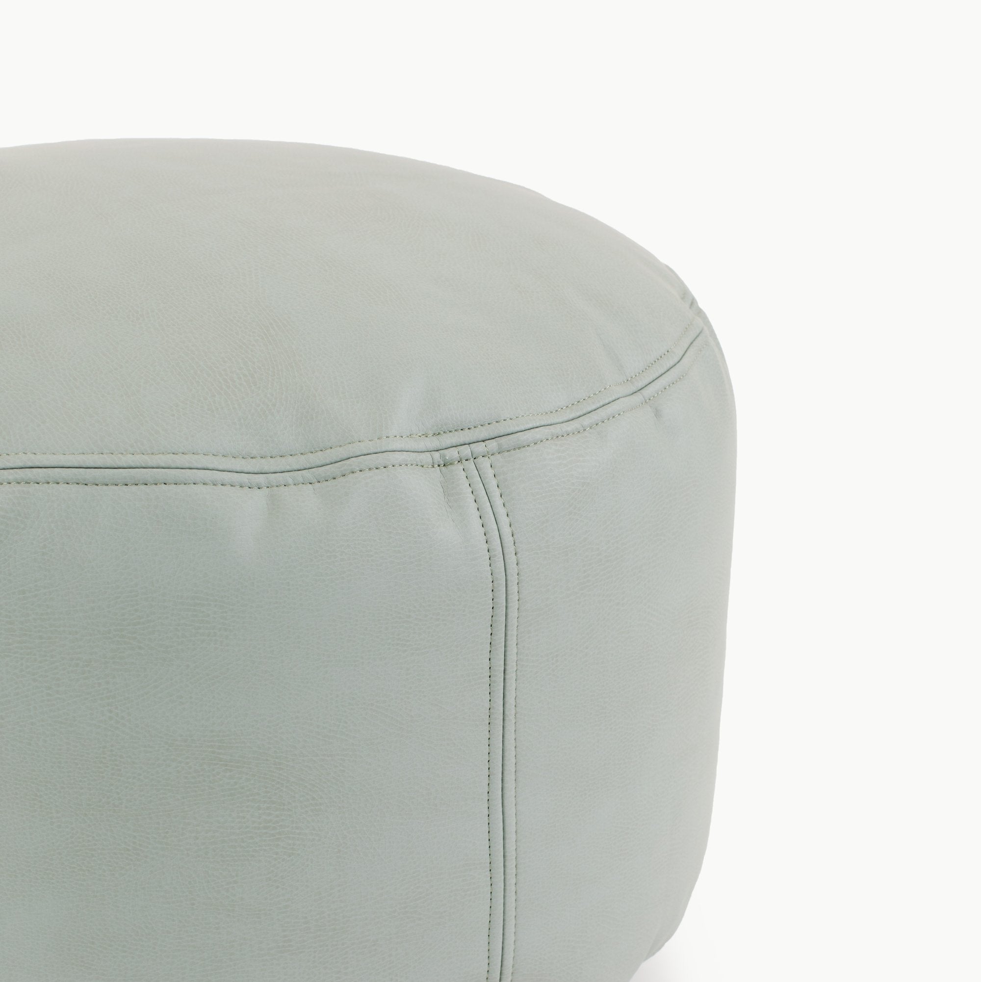 Isle (on sale)@Seam detail on the Isle Circle Pouf