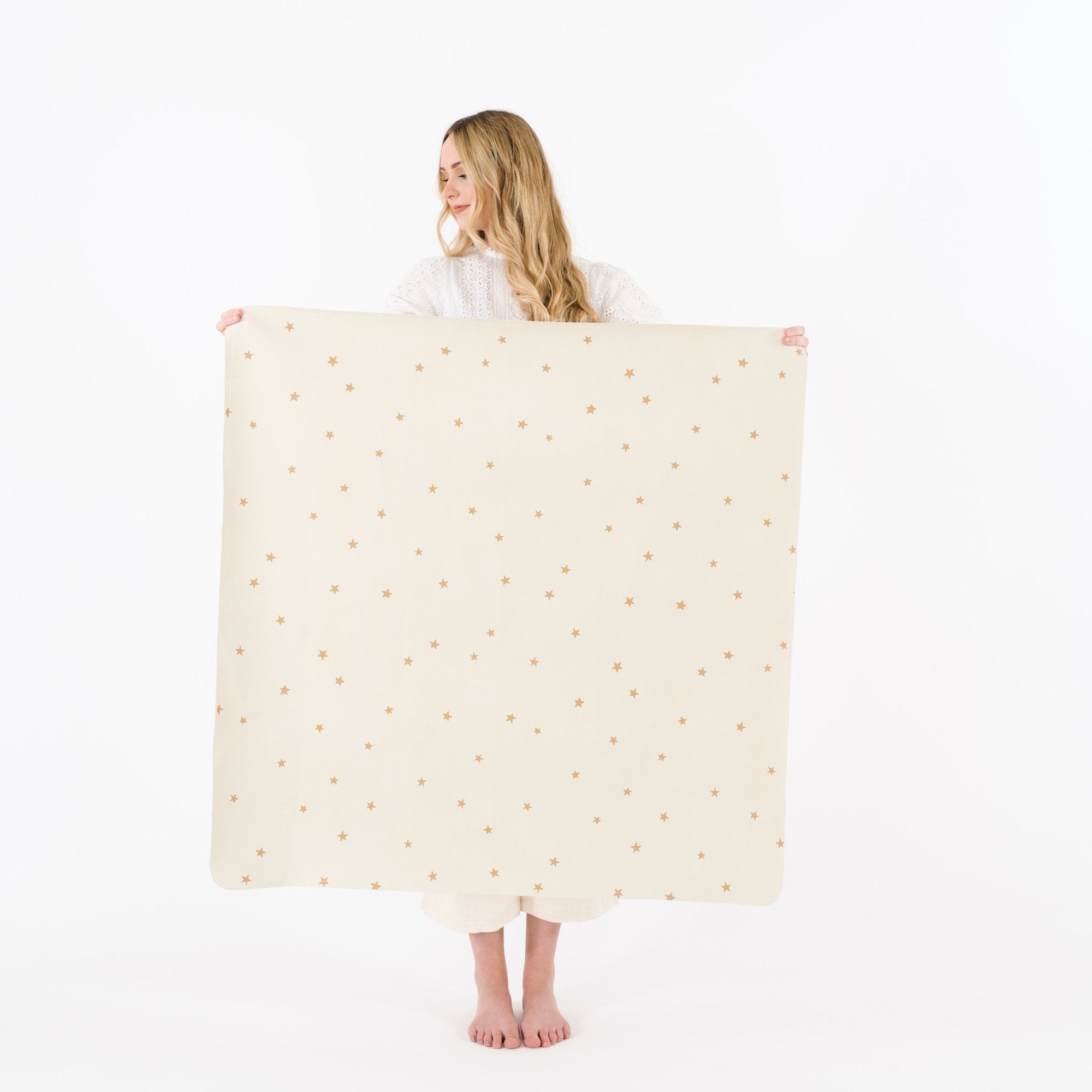 Stars (on sale)@Woman holding the Stars Mini Mat