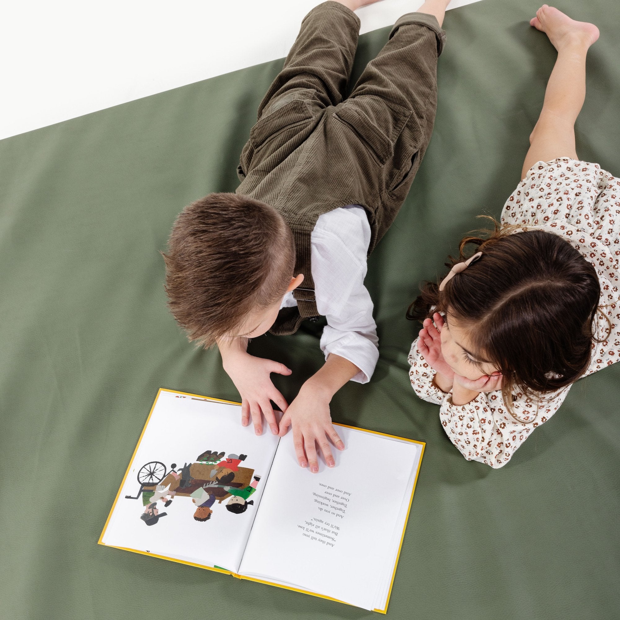 Thyme@Overhead of kids playing on the Thyme Padded Midi+