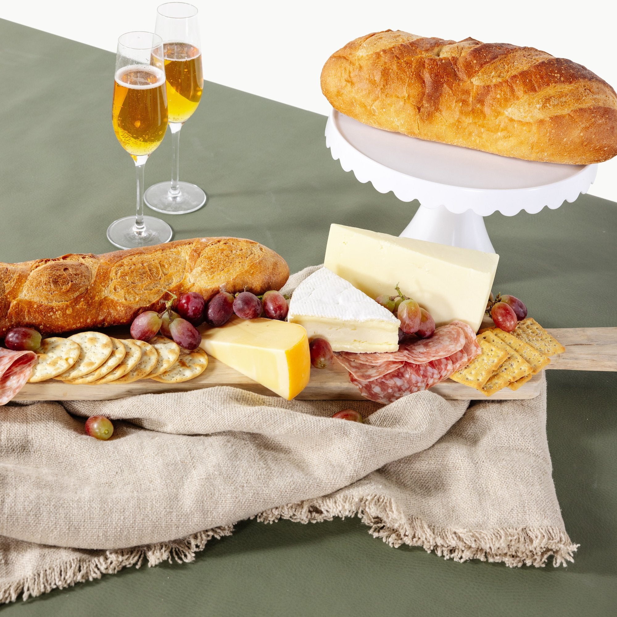 Thyme / 6 Foot@tablecloth on table