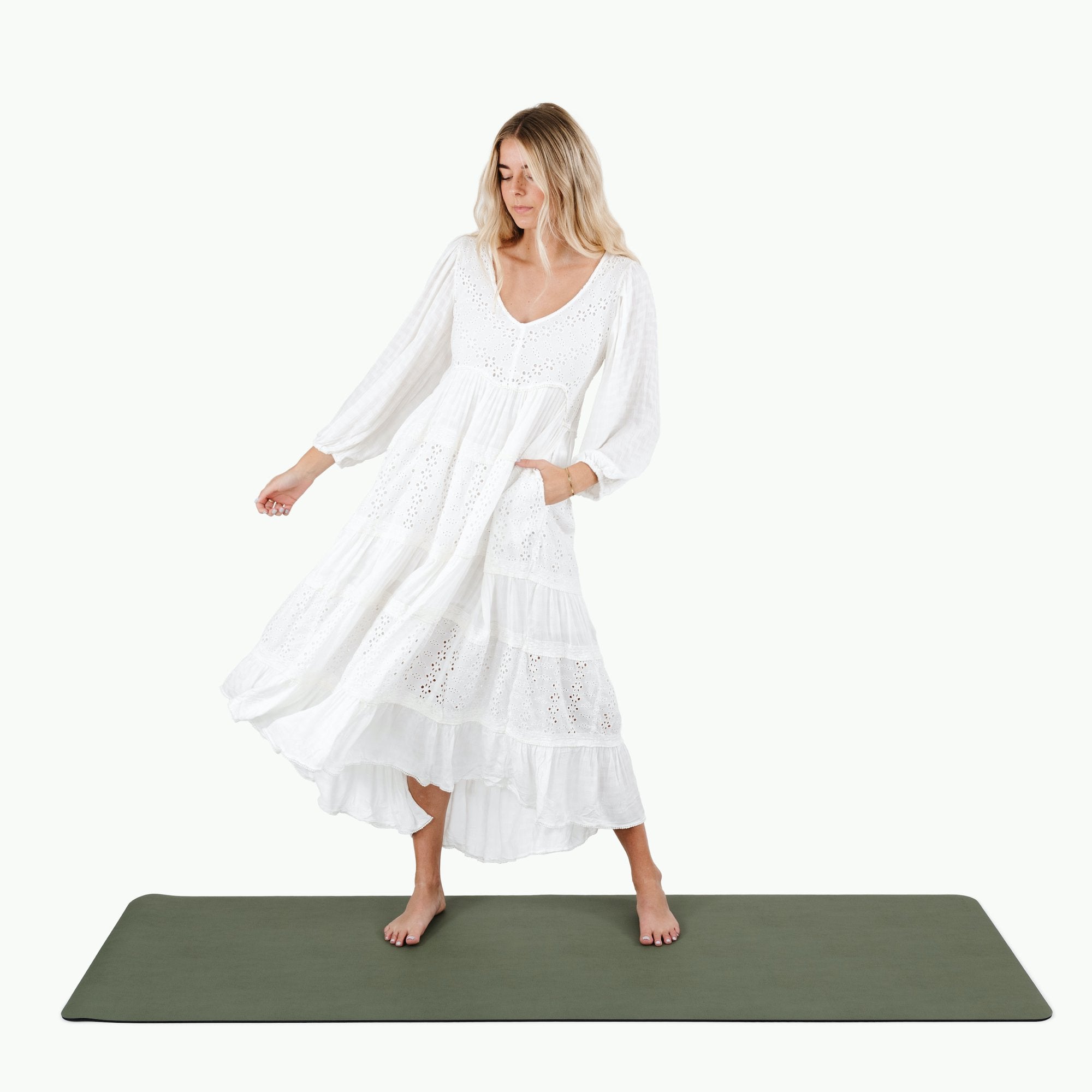 Thyme (on sale)@woman standing on the thyme large home mat