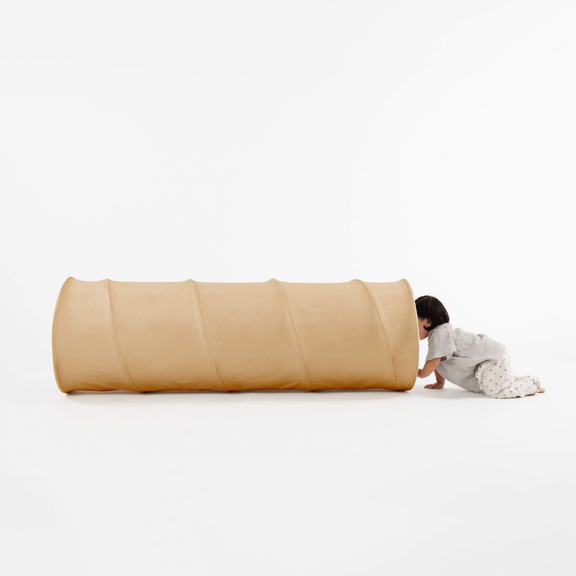 Untanned (on sale)@Kid playing with the Untanned Tunnel