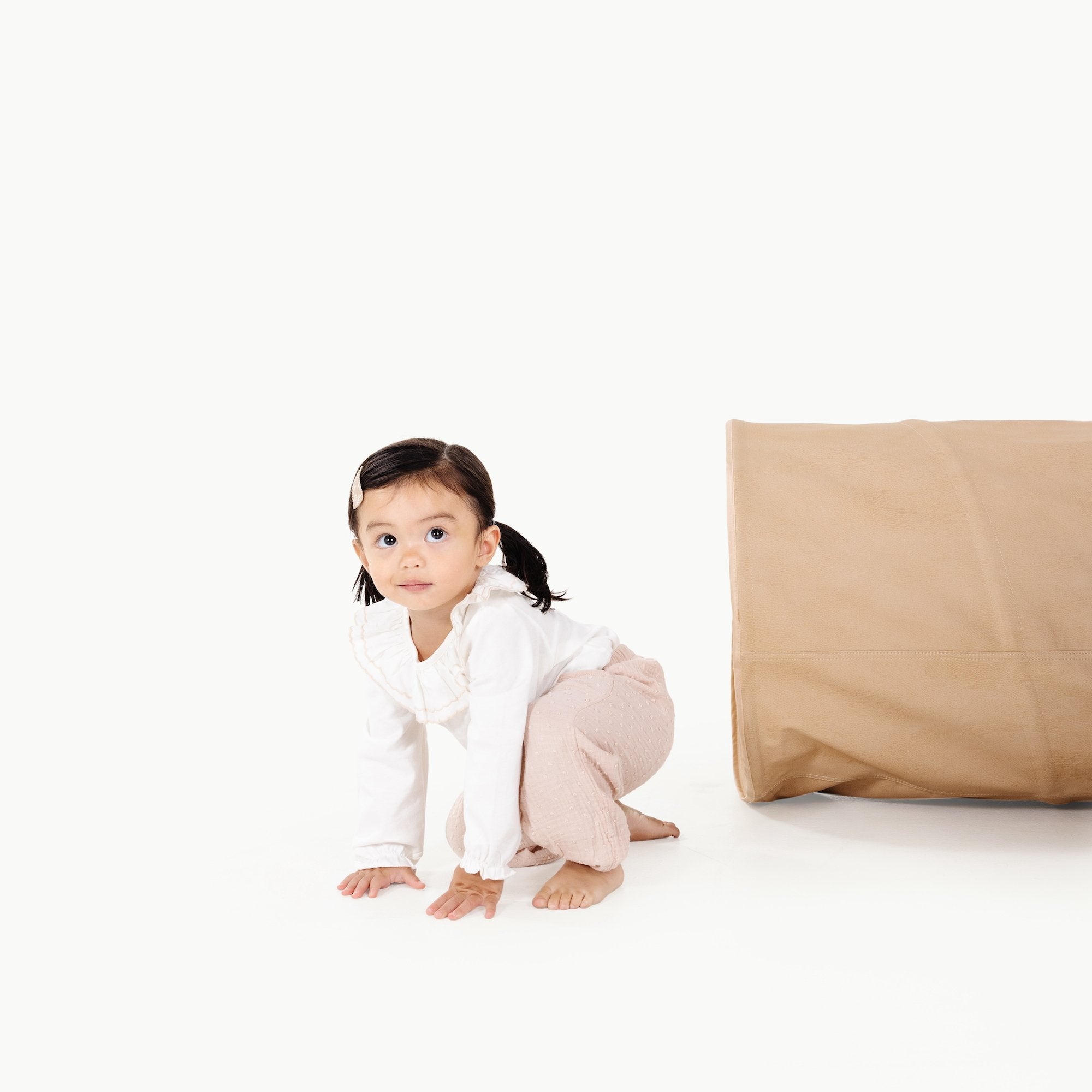 Untanned (on sale)@Kid playing with the Untanned Tunnel