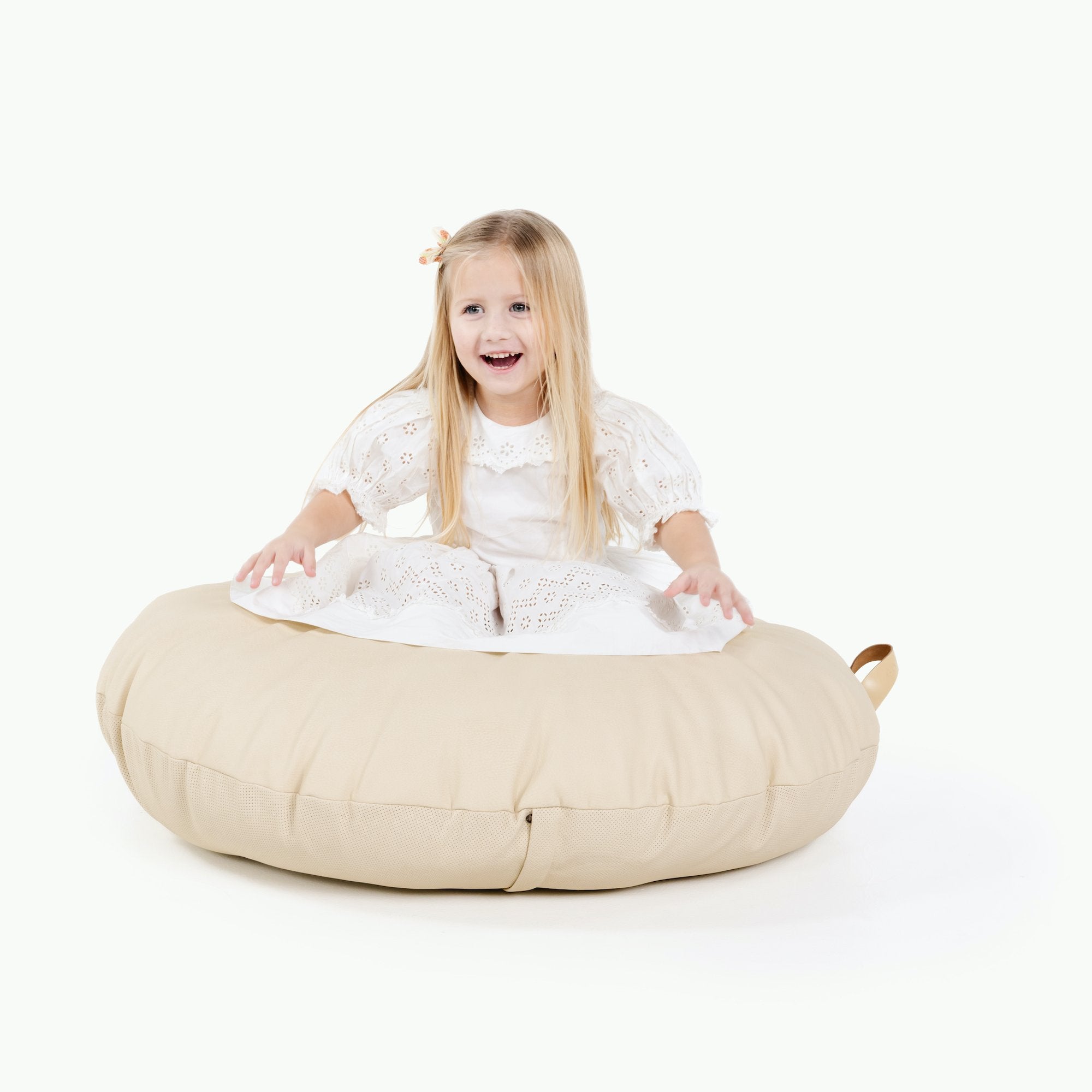 Wool (on sale) / Circle@Kid sitting on the Wool Circle Floor Cushion