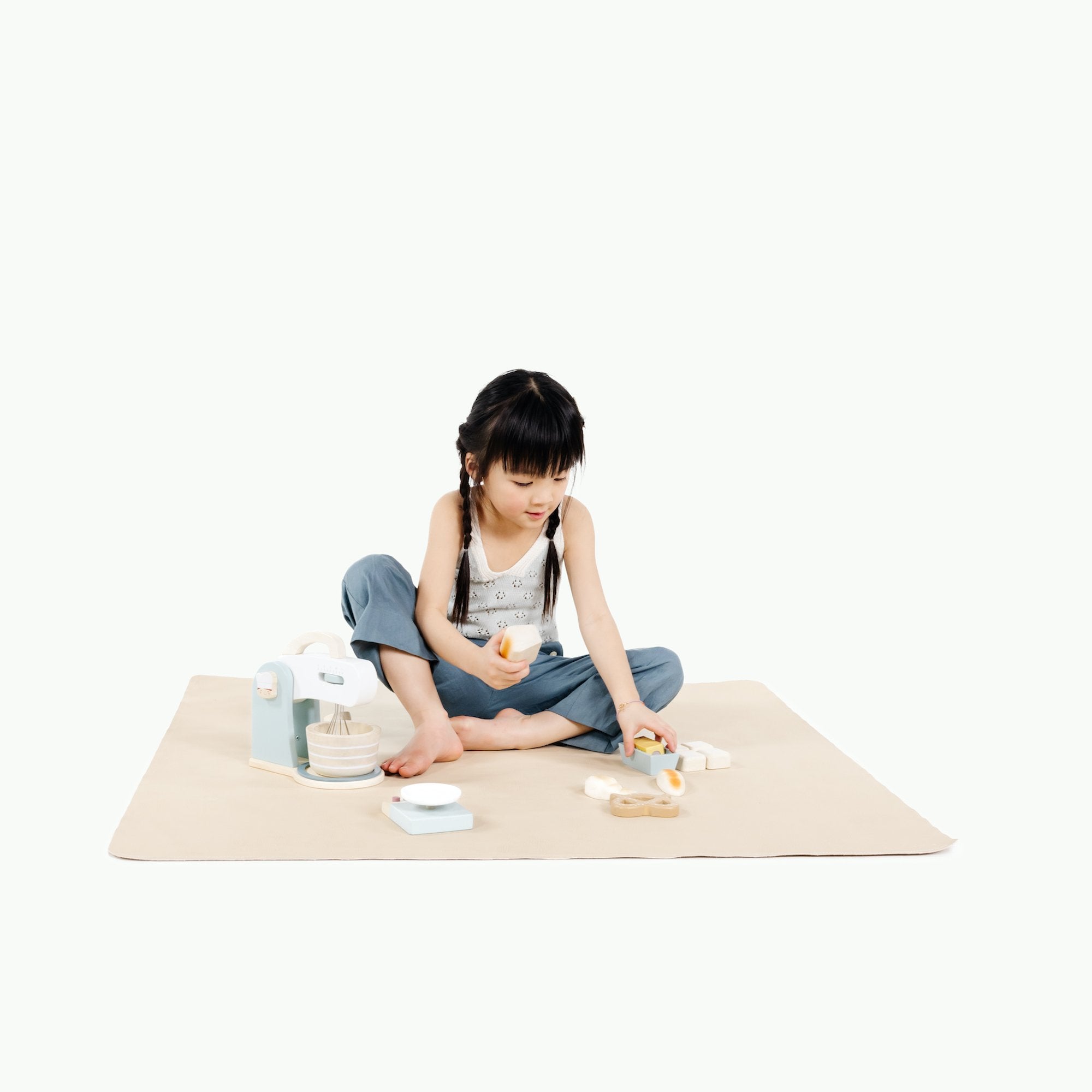 Wool (on sale)@Kid playing on the Wool Mini Mat