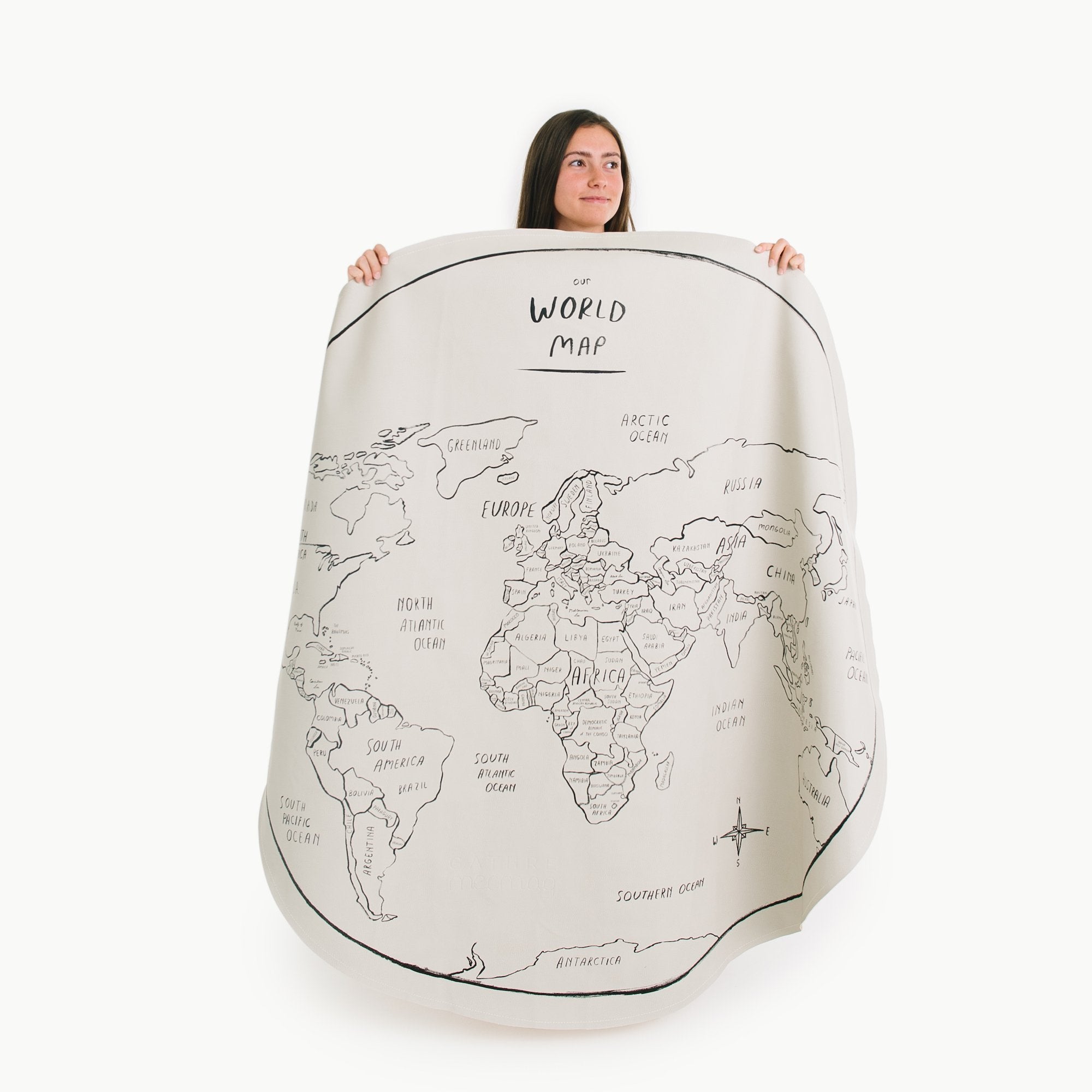 World Map / Circle@Woman holding the World Map Midi Circle Mat