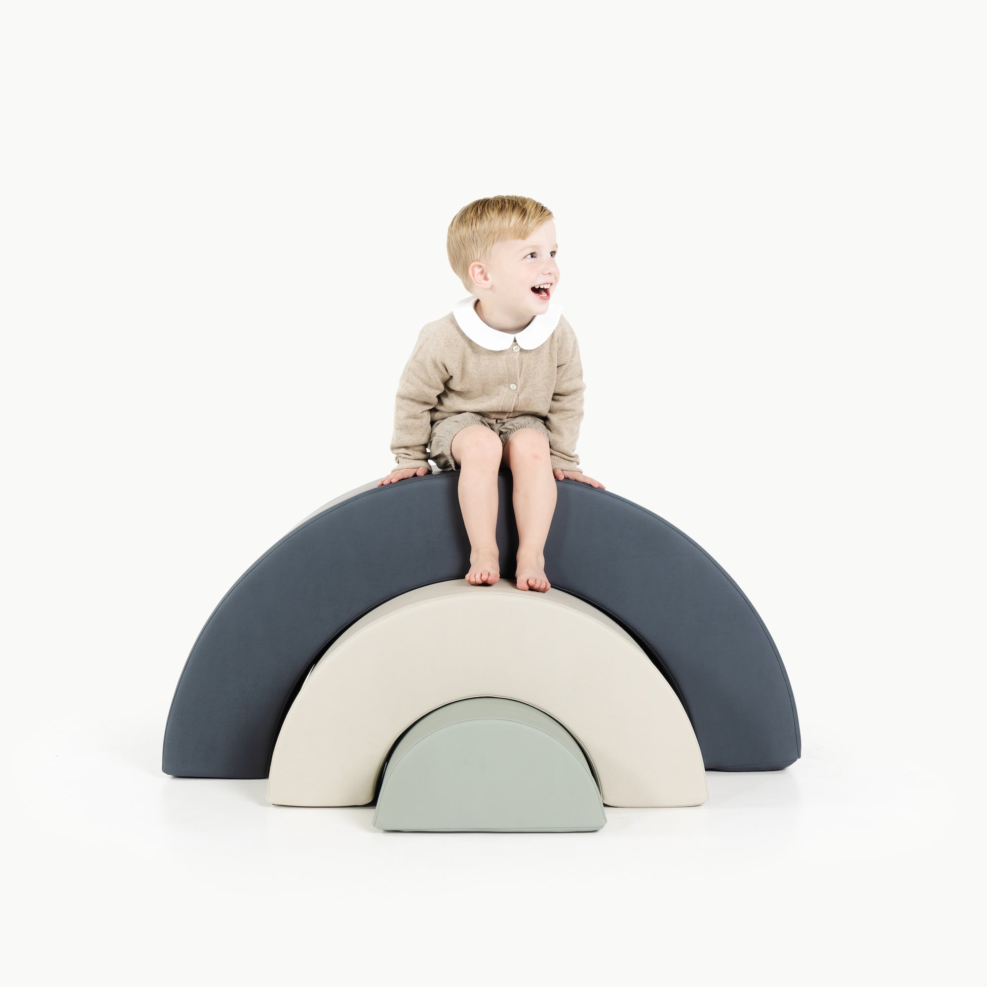 Nightfall • Dune • Palm@kid sitting on the nightfall arc playset