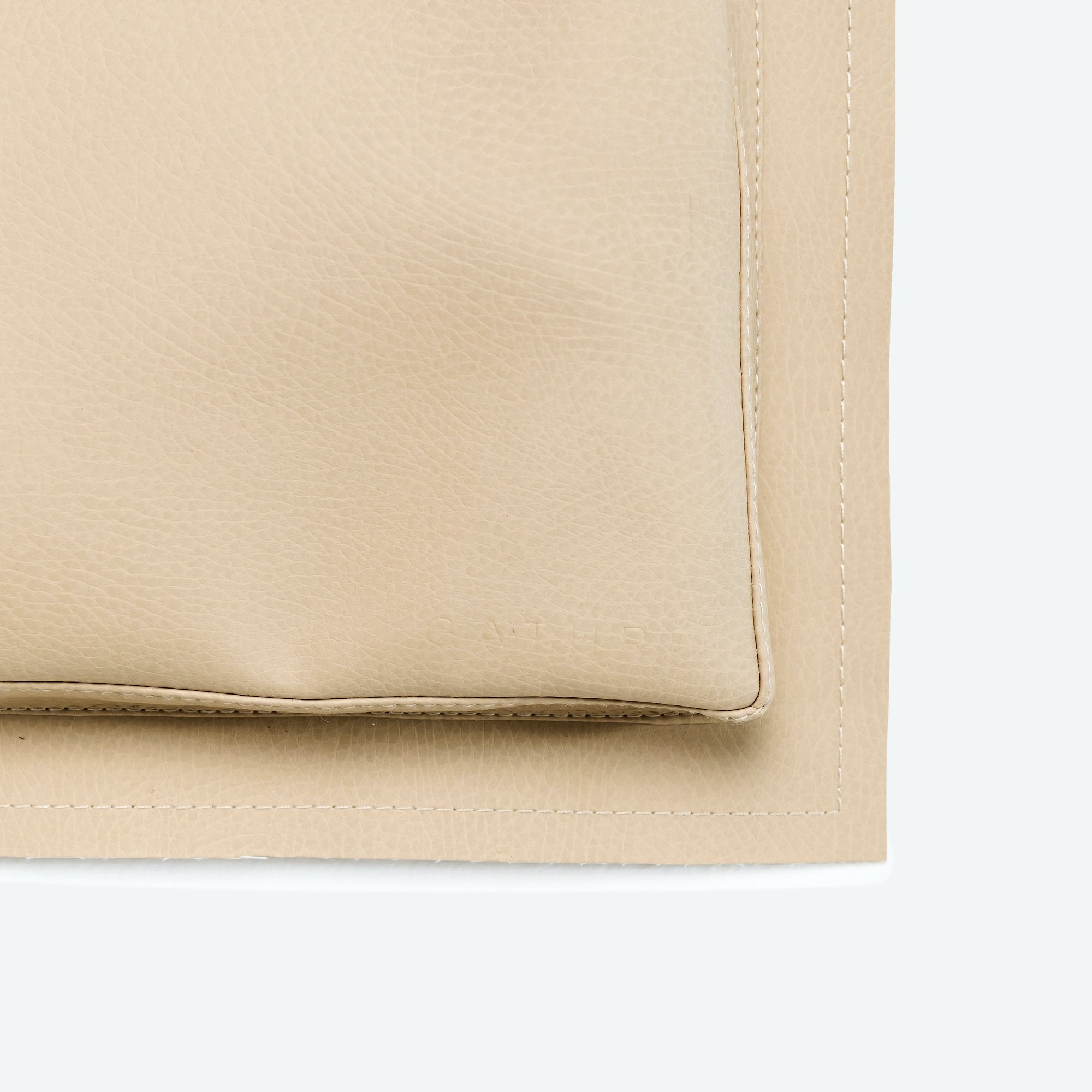 Millet@Corner detail on Millet Wall Tidy