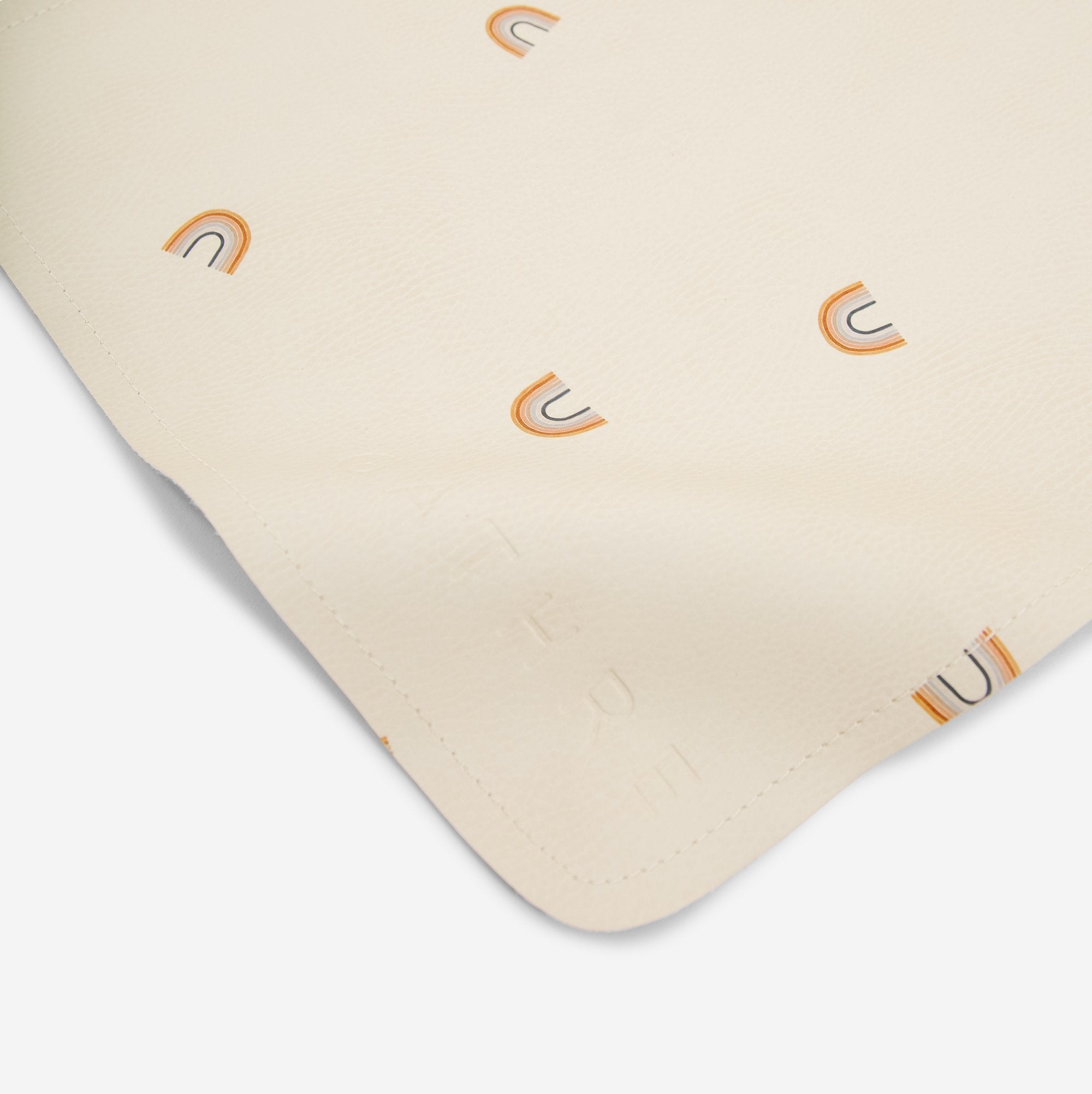 Tiny Rainbow (on sale)@Gathre deboss on the Tiny Rainbow Midi+ Mat