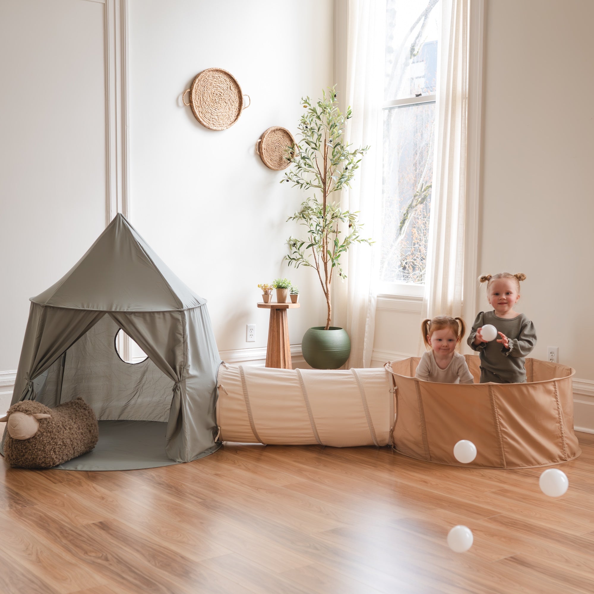 Seagrass@kids playing in the rollic by gathre 3-in-1 playroom bundle