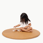 Camel / Circle@kid playing on the camel padded mini circle