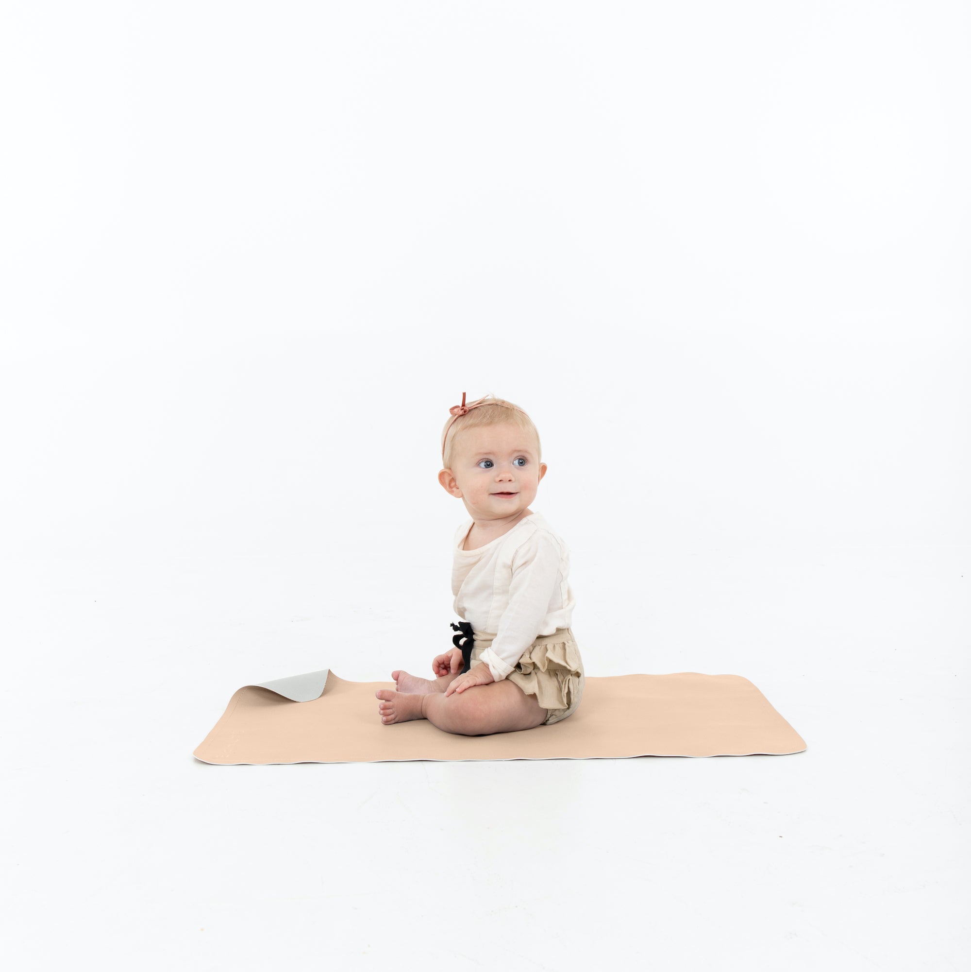 Untanned • Pewter (on sale)@little girl sitting on micro+ mat