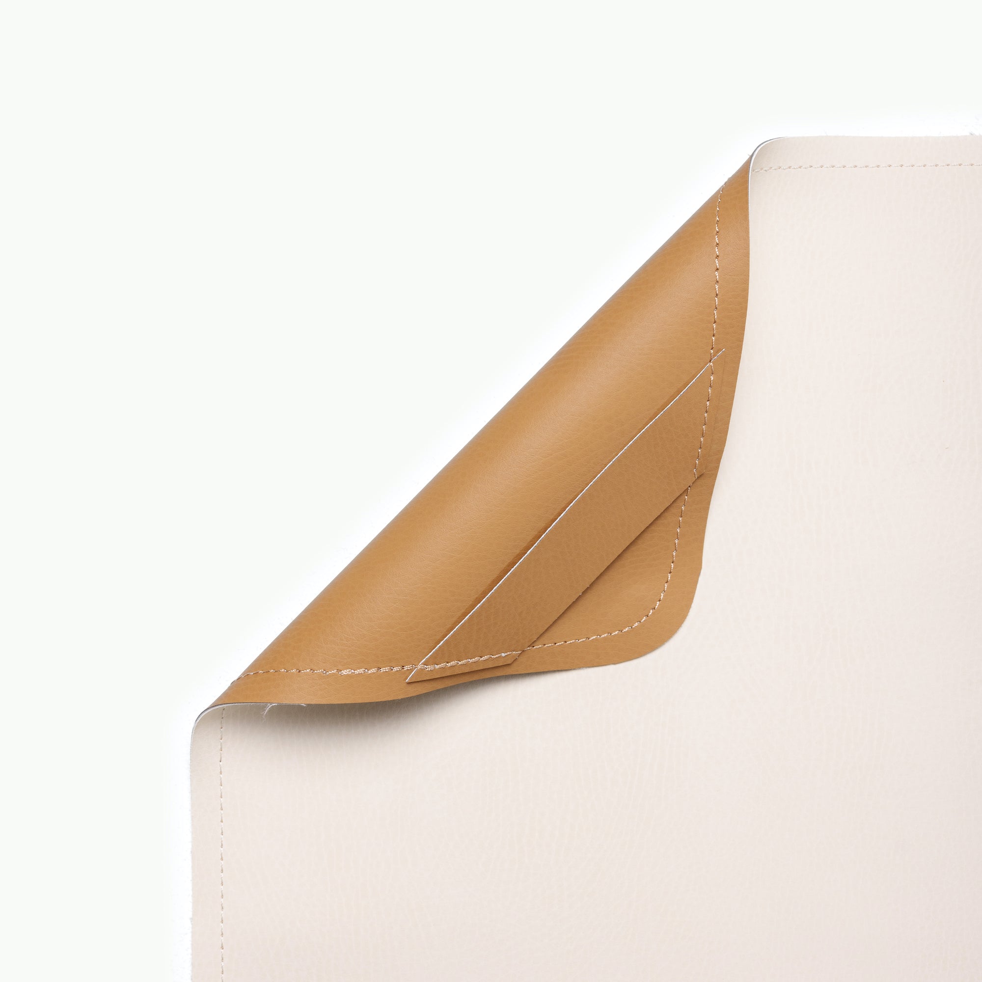Camel • Ivory / Square@hanging tab of double sided mat