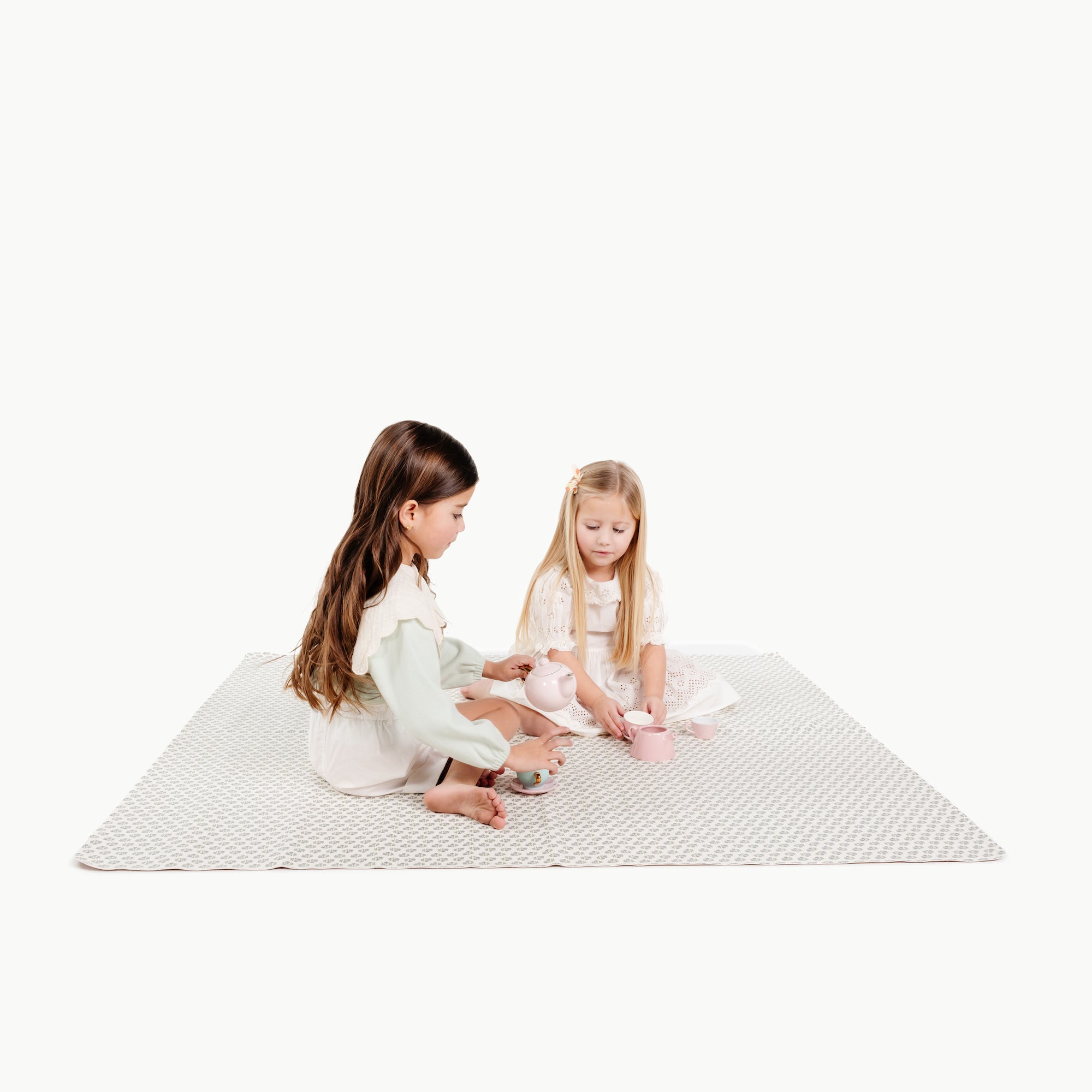 Meadow / Square@kids playing on the meadow square mat