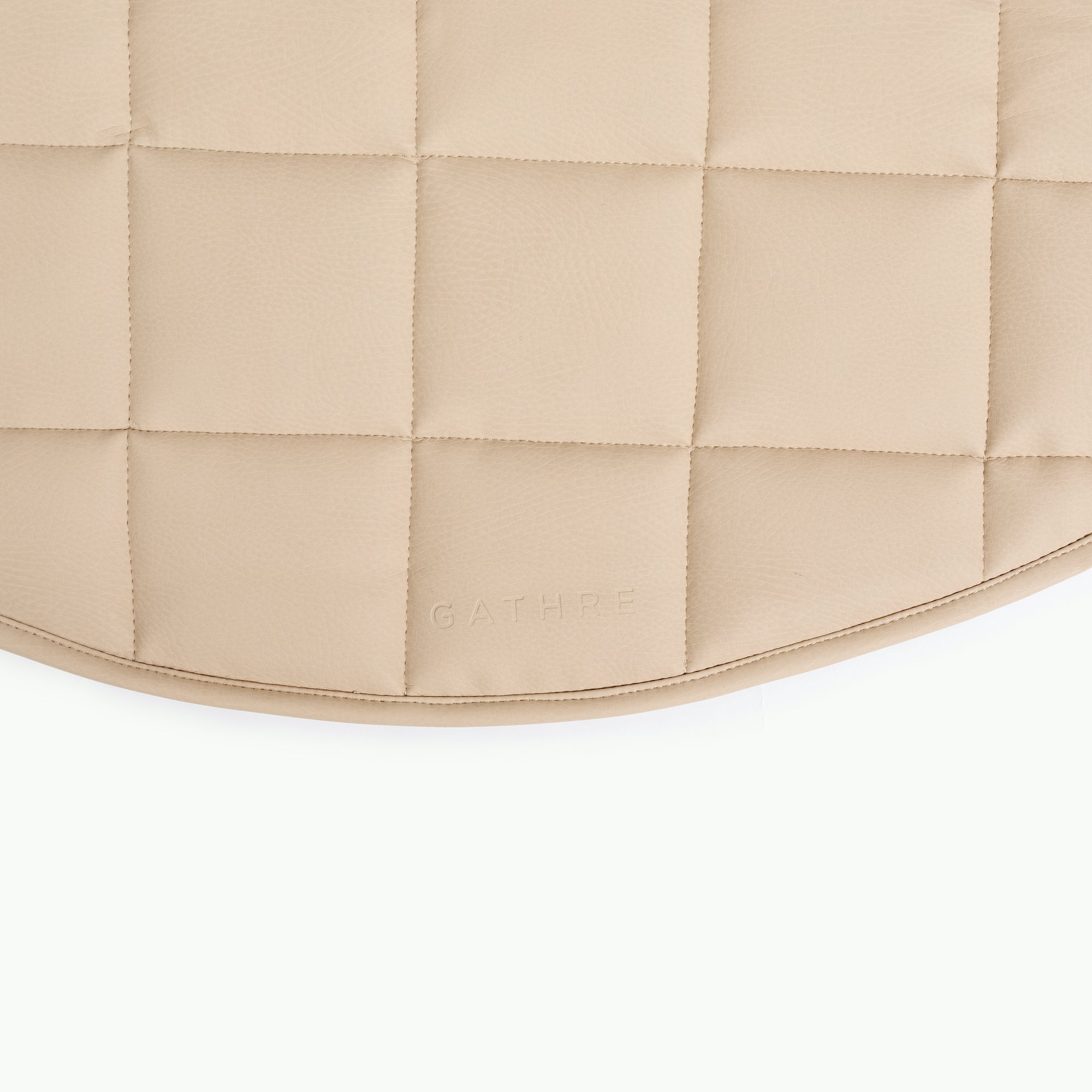 Millet / Circle@gathre deboss on the millet circle quilted mat