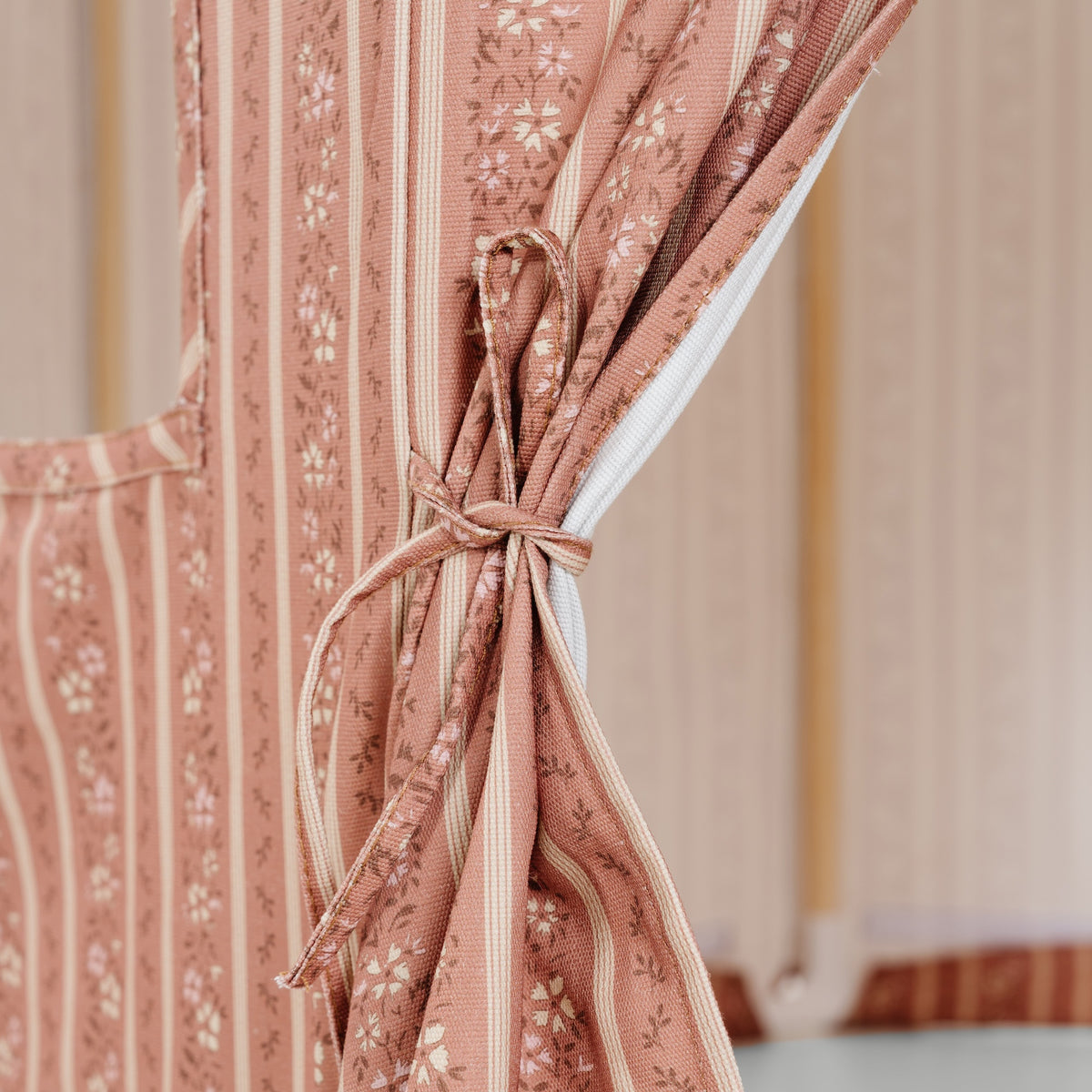 Floral Stripe@detail image of tie on play tent