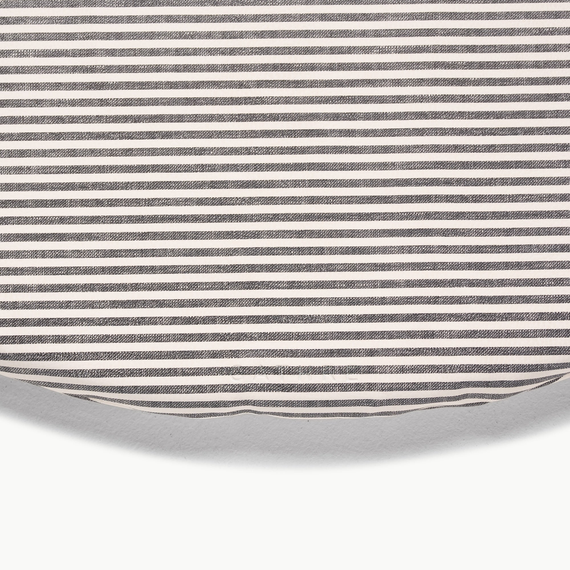 Stone Stripe / Circle@Deboss detail on padded mat