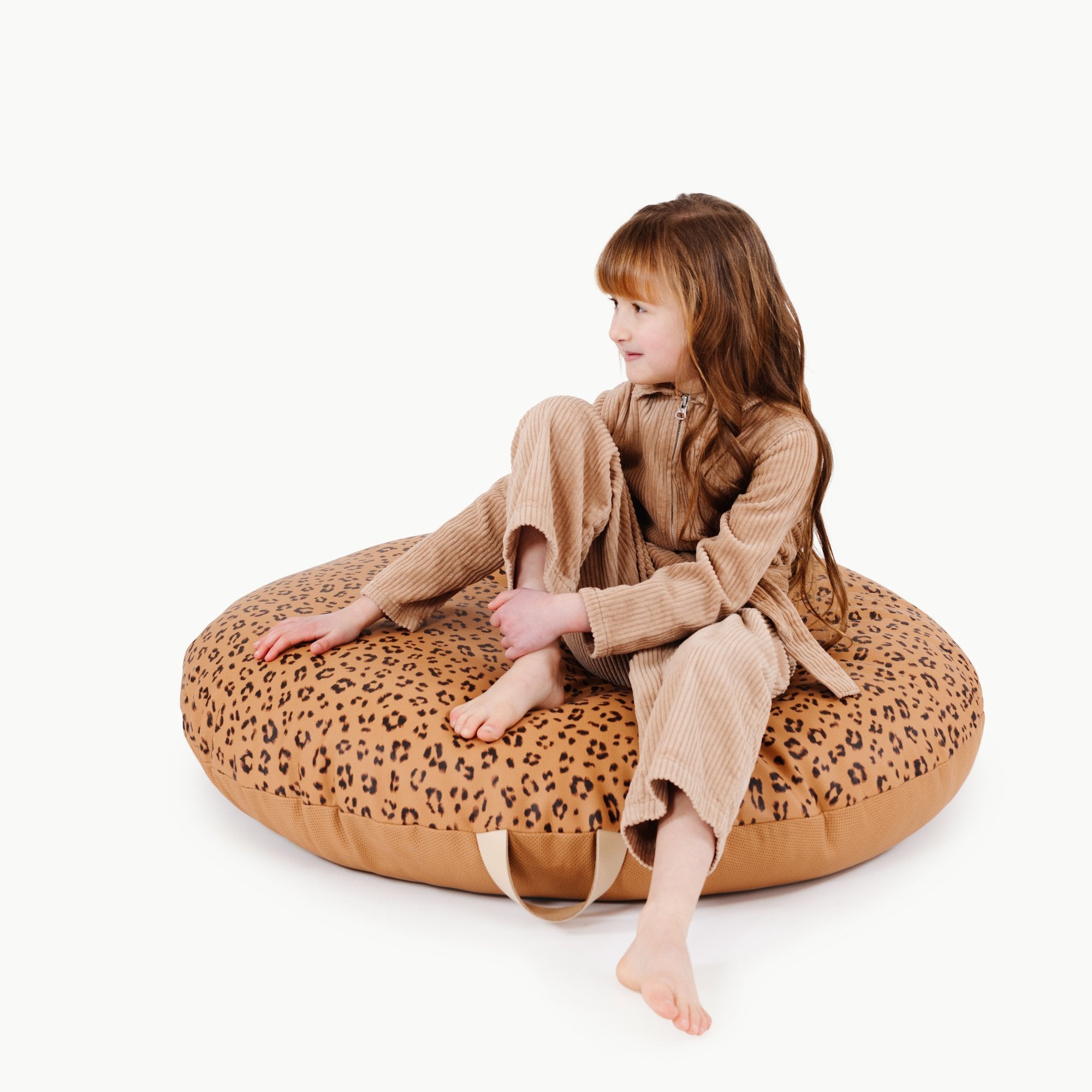 Leopard (on sale) / Circle@Kid sitting on the Leopard Circle Floor Cushion