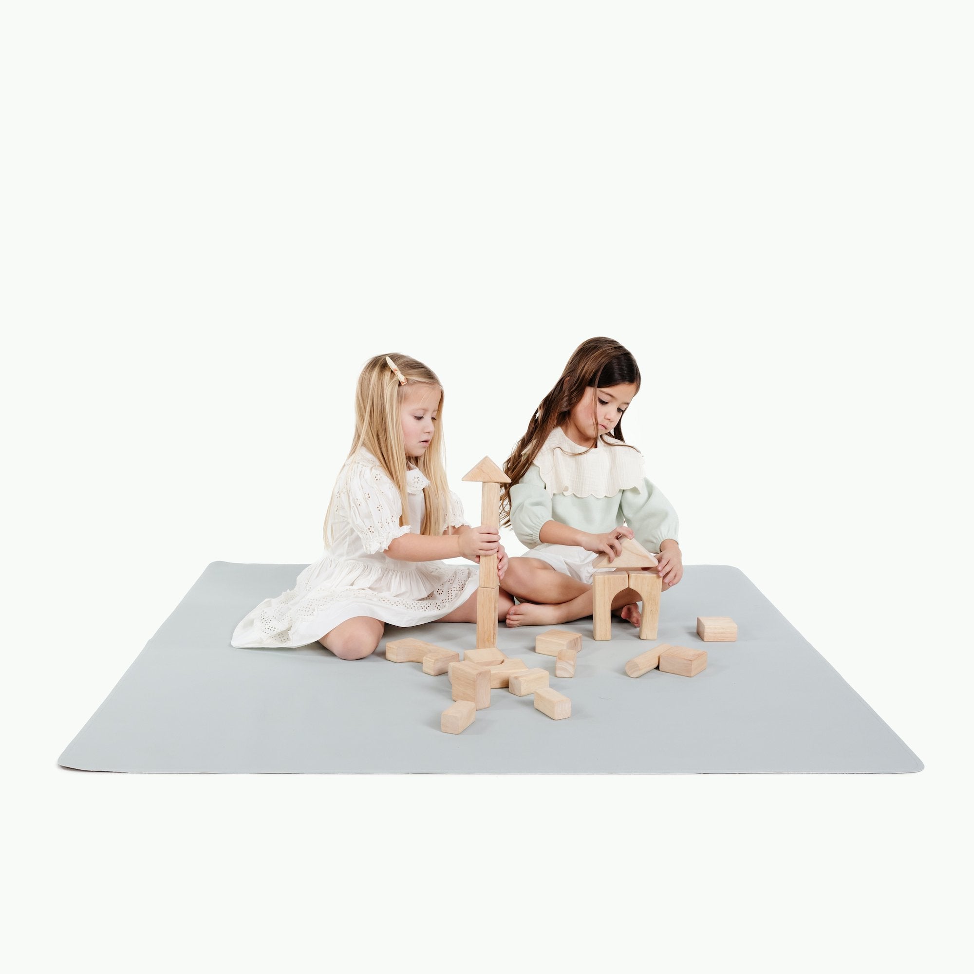 Dawn (on sale) / Square@Kids playing on the Dawn Midi Square Mat