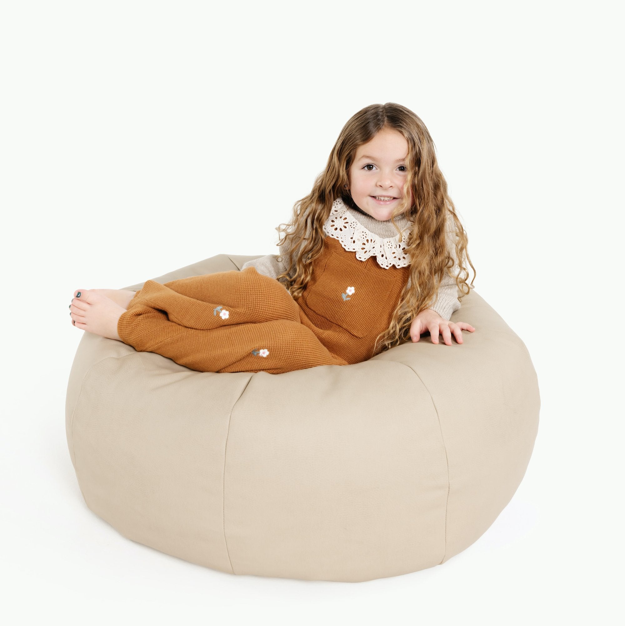 Fog (on sale)@Kid playing with the Fog Orb Pouf