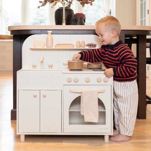 Ivory@play kitchen lifestyle image
