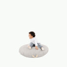 Gull (on sale) / Circle@Kid sitting on the Gull Circle Floor Cushion