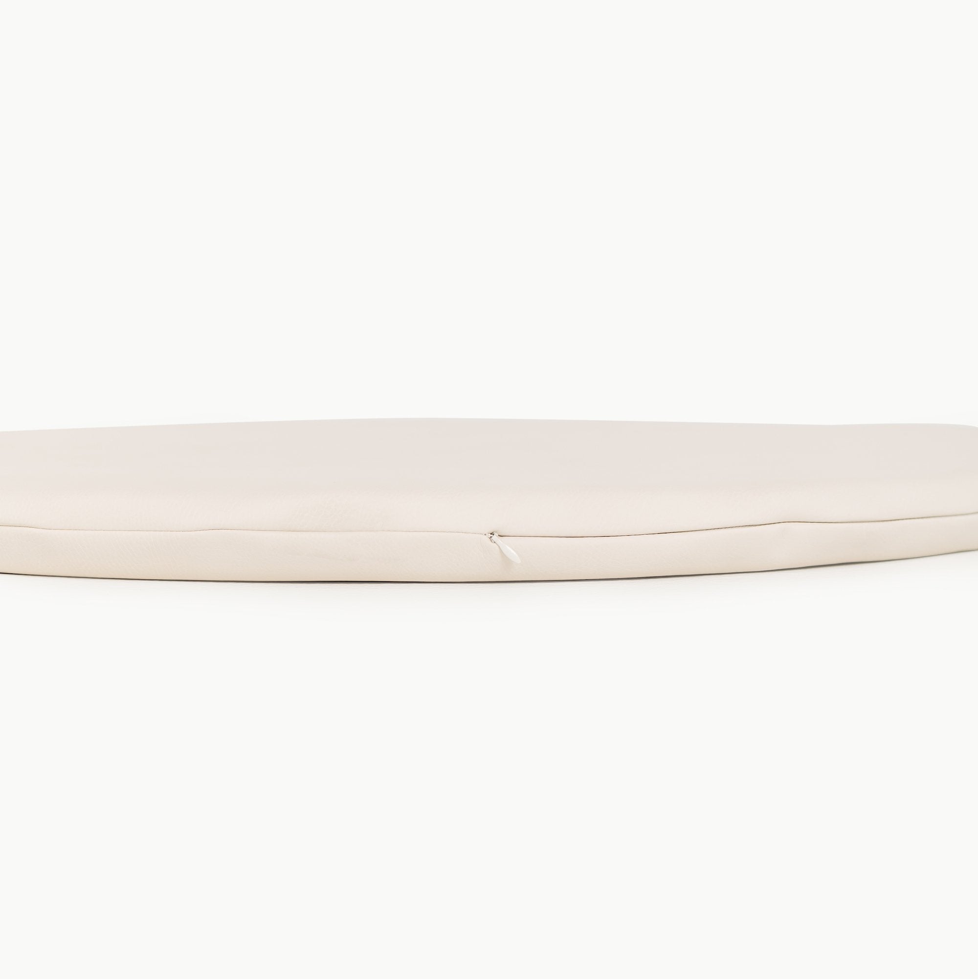 Ivory / Circle@Zipper detail on Ivory Padded Mini Circle