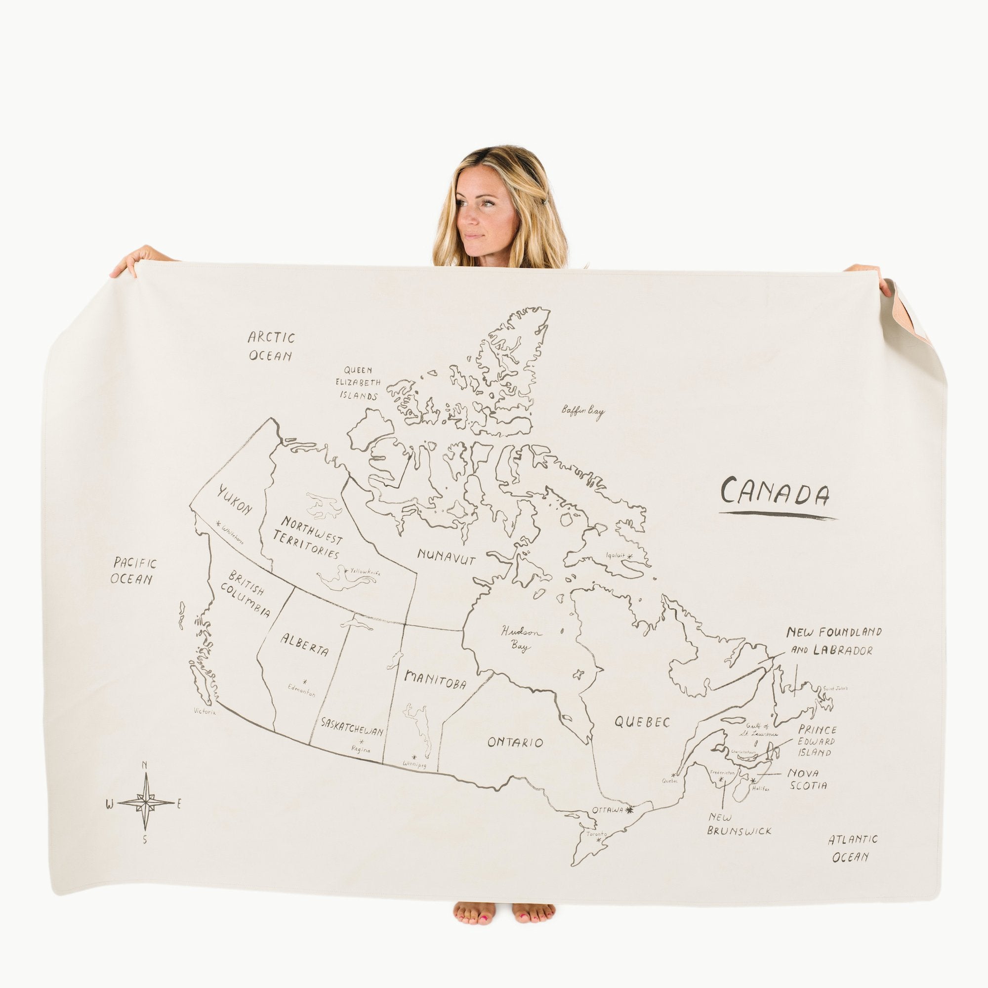 Canada Map (on sale)@Woman holding the Midi+ Canada Map