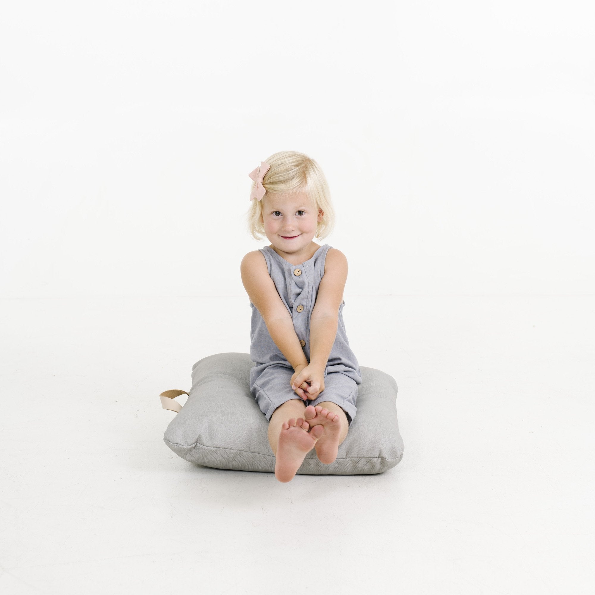 Pewter (on sale) / Square@Kid sitting on the Pewter Square Mini Floor Cushion