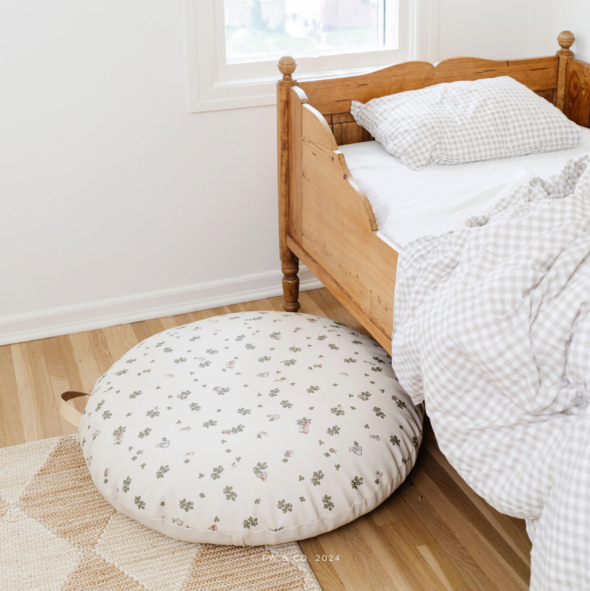 Peter Rabbit™ (on sale) / Circle@llifestyle image of pouf