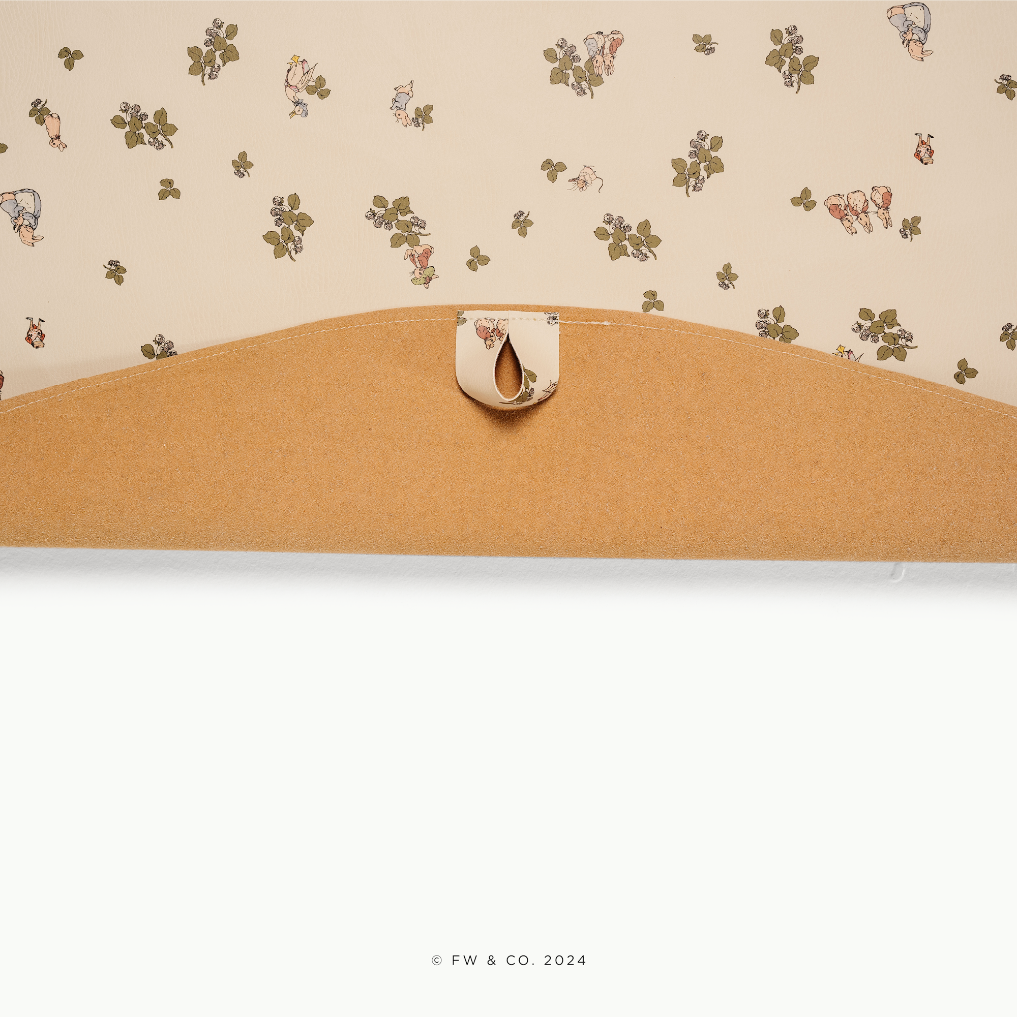 Peter Rabbit™ (on sale) / Circle@hanging tab detail of maxi circle mat