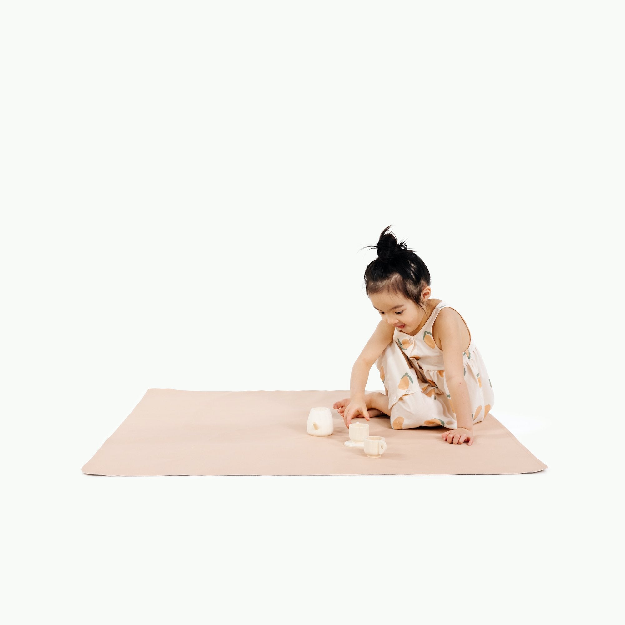 Pomelo (on sale)@Kid playing on the Pomelo Mini Mat