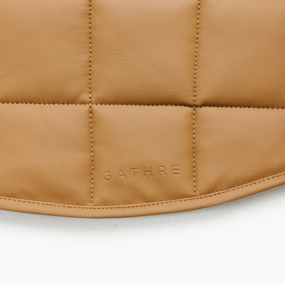 Camel / Circle@Gathre deboss detail on the Camel Mini Circle Quilted Mat