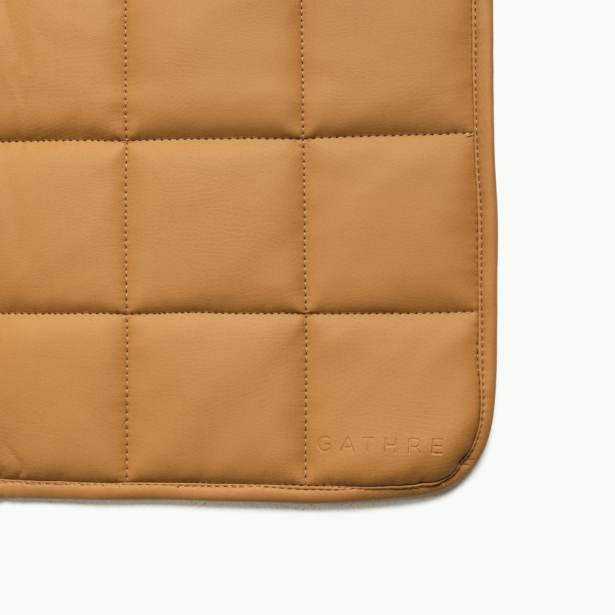 Camel / Square@Gathre deboss detail on the Camel Mini Square Quilted Mat