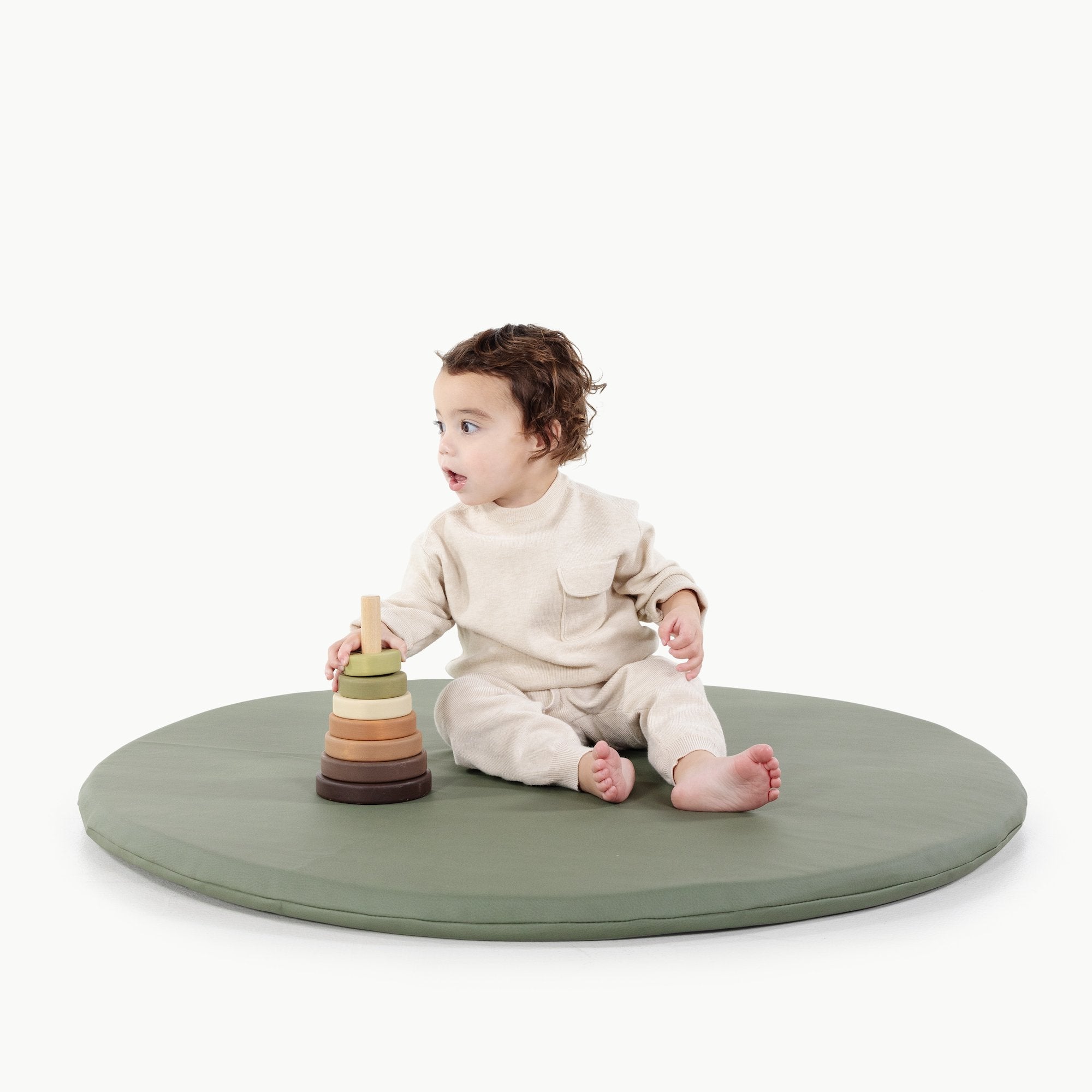 Thyme / Padded Mini@kid playing on the thyme padded mini circle