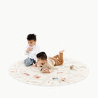 Commons@kids playing on the midi circle commons mat